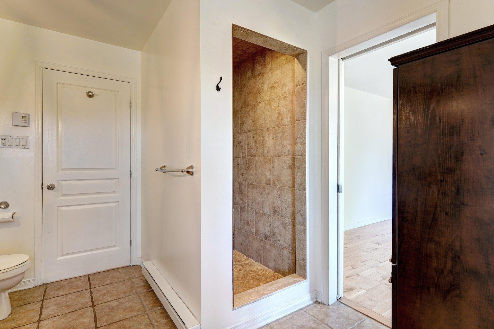 









82


Rue Paul-Mainguy

, 6,
Blainville,




QC
J7C0A1

