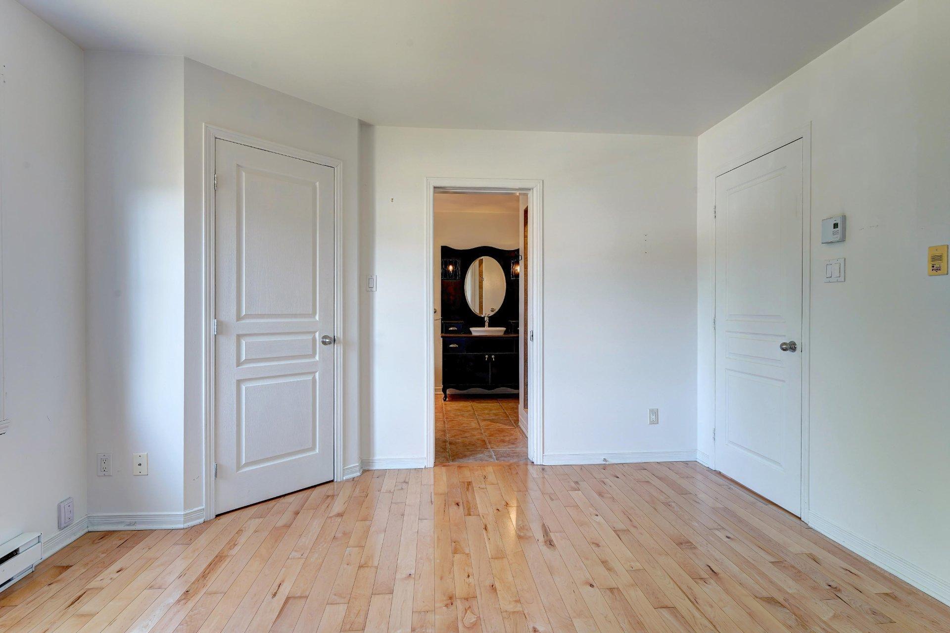 









82


Rue Paul-Mainguy

, 6,
Blainville,




QC
J7C0A1

