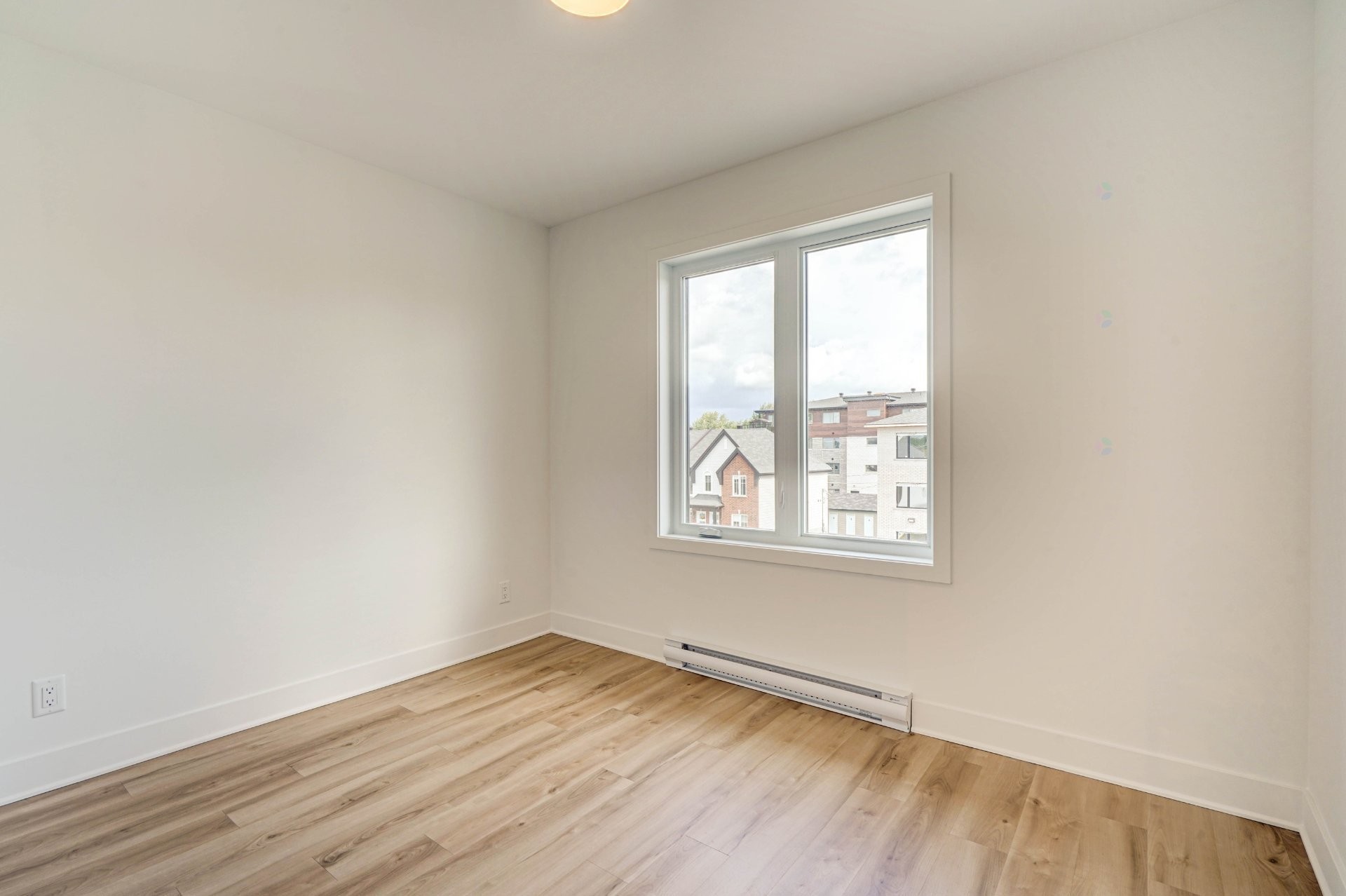 









2202


Boul. du Bord-de-l'Eau

, 4,
Salaberry-de-Valleyfield,




QC
J6S0K1

