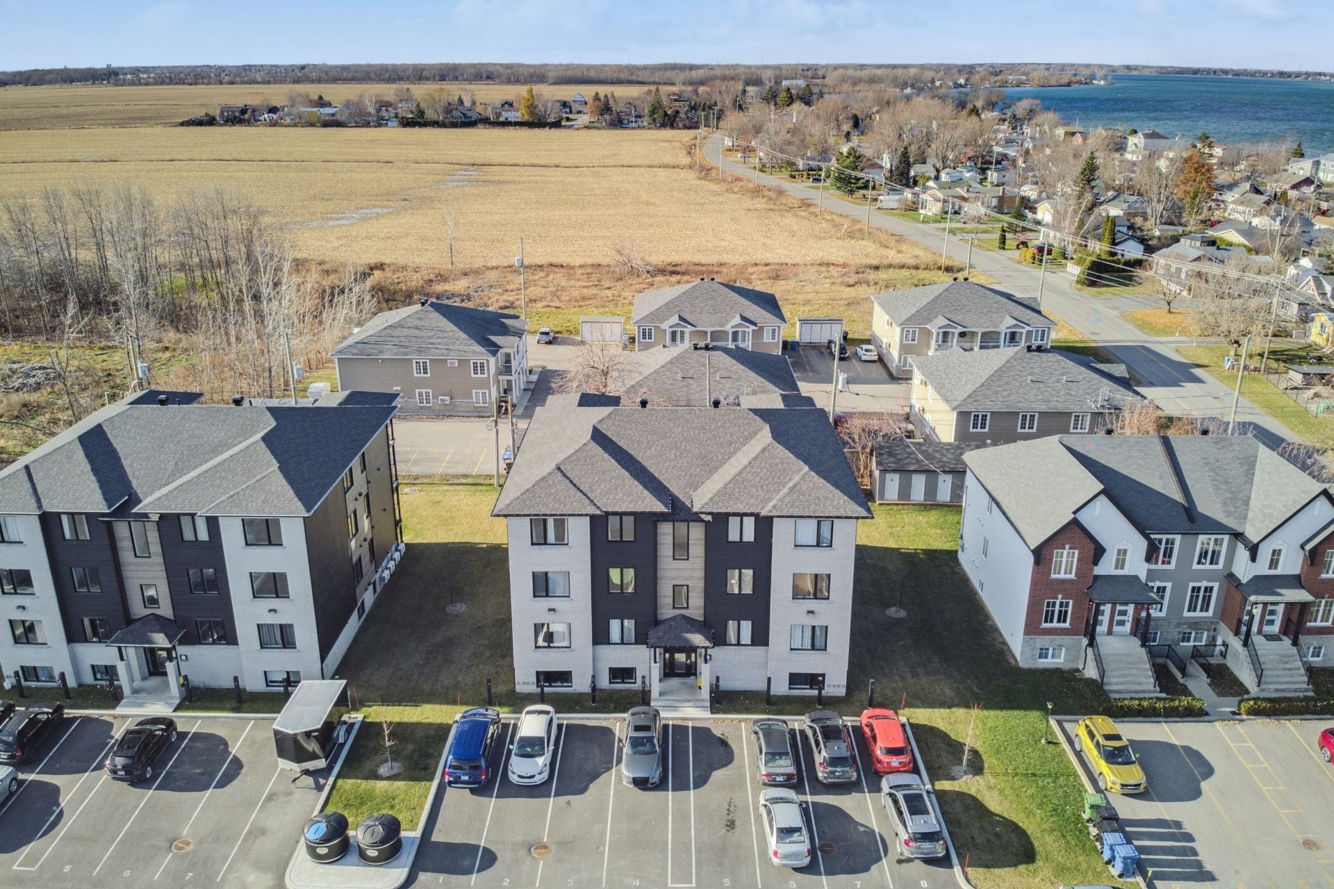 









2202


Boul. du Bord-de-l'Eau

, 4,
Salaberry-de-Valleyfield,




QC
J6S0K1

