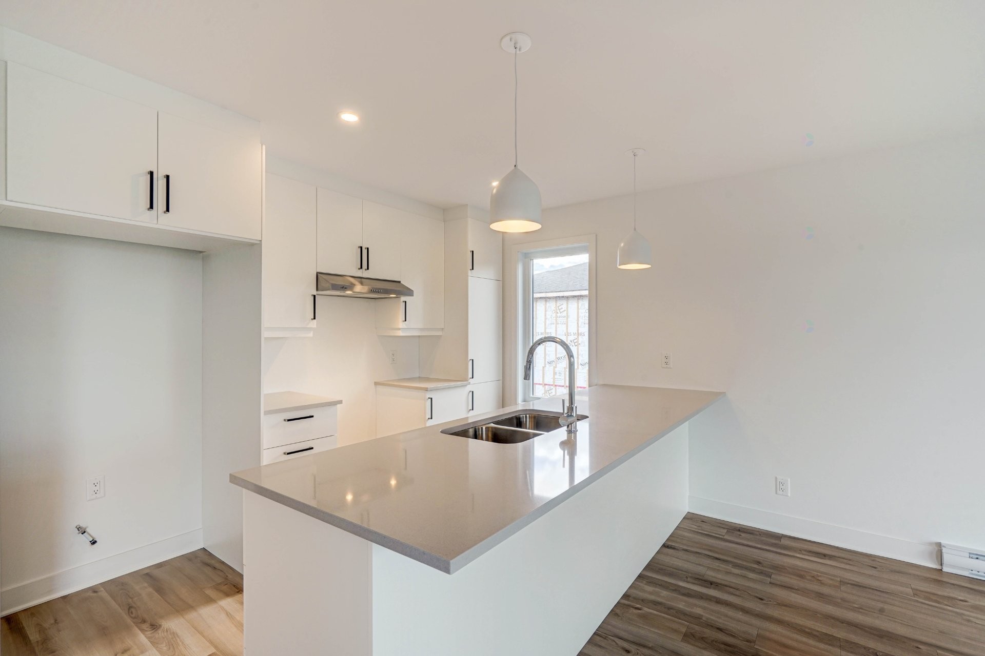 









2202


Boul. du Bord-de-l'Eau

, 4,
Salaberry-de-Valleyfield,




QC
J6S0K1

