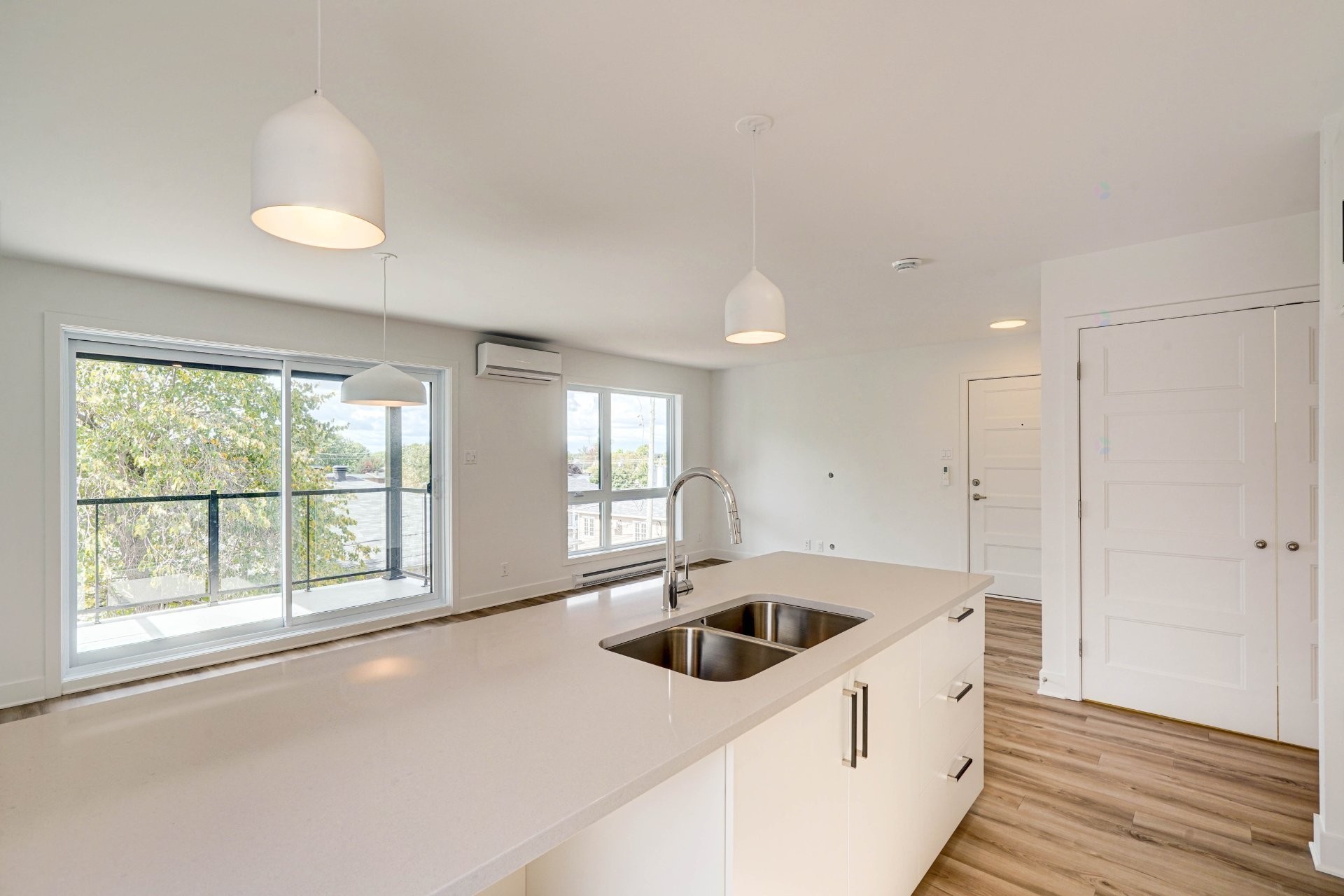 









2202


Boul. du Bord-de-l'Eau

, 4,
Salaberry-de-Valleyfield,




QC
J6S0K1

