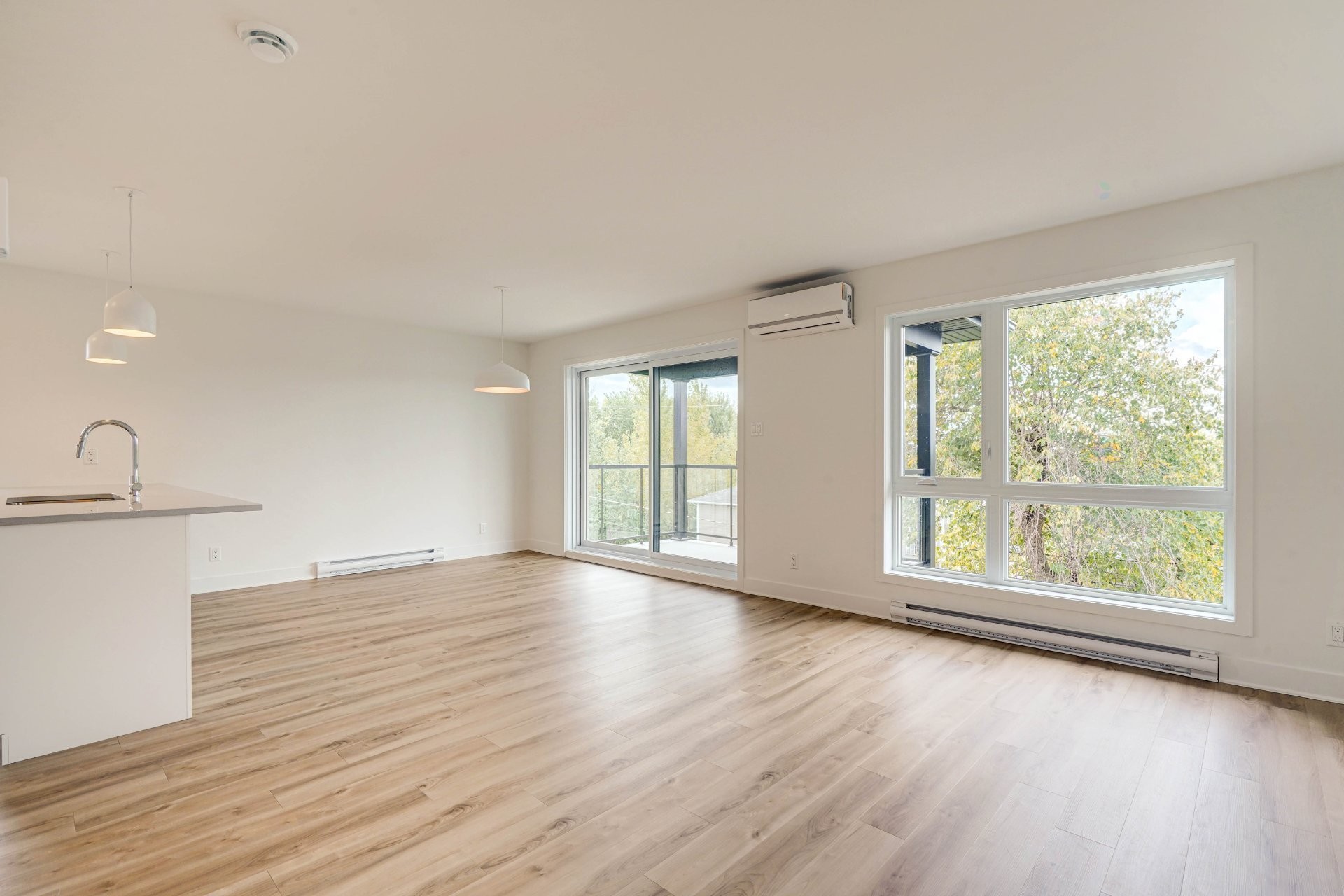 









2202


Boul. du Bord-de-l'Eau

, 4,
Salaberry-de-Valleyfield,




QC
J6S0K1

