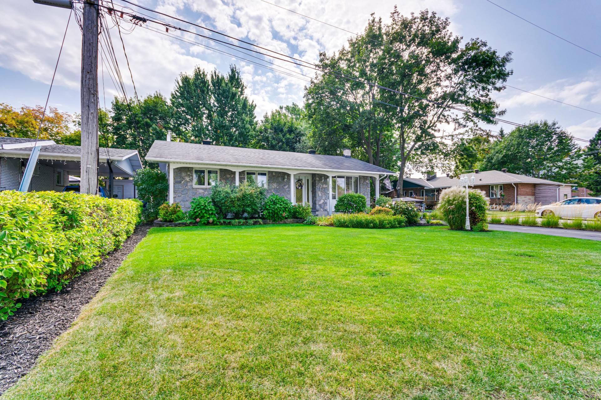 









424


Rue des Géraniums

,
Gatineau (Gatineau),




QC
J8P3R1

