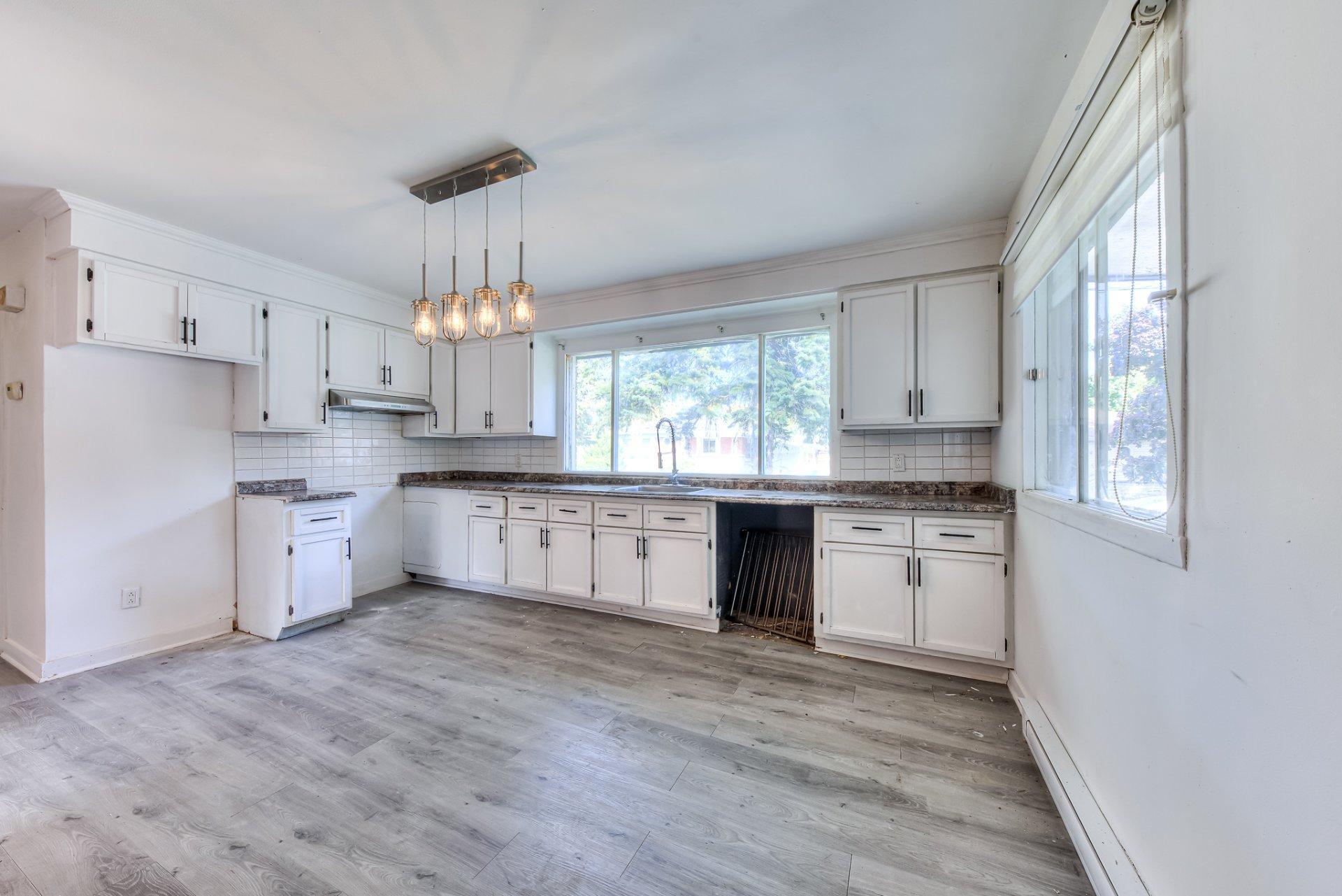 









118


43e Avenue

,
Saint-Eustache,




QC
J7P3E4

