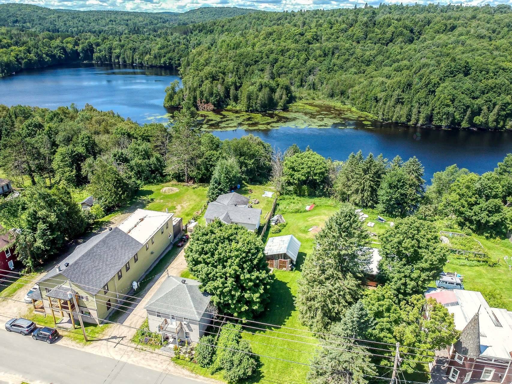 









339

 - 343


Route des Cantons

,
Saint-Émile-de-Suffolk,




QC
J0V1L0

