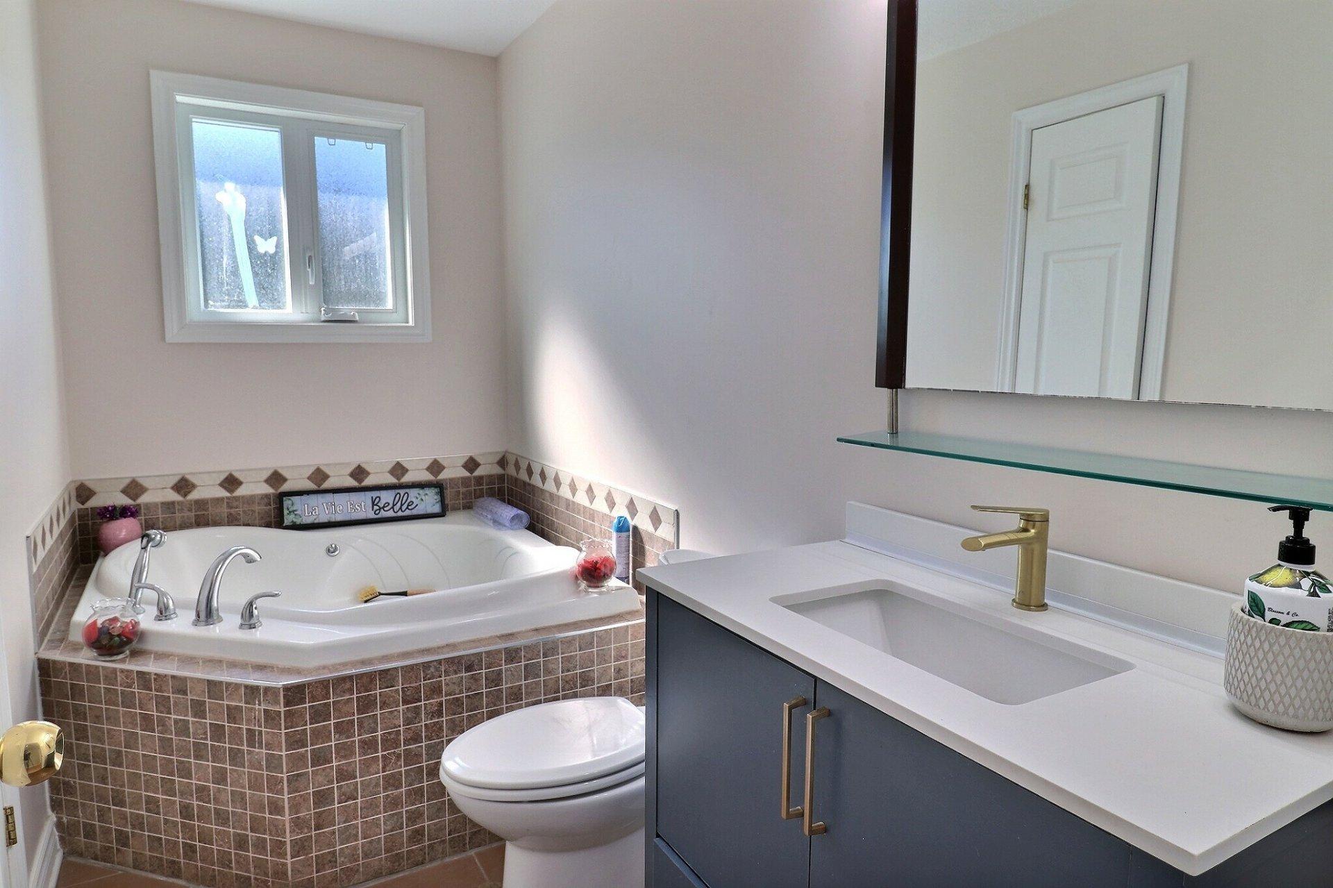 









75


Av. des Camélias

,
Gatineau (Aylmer),




QC
J9J2E7

