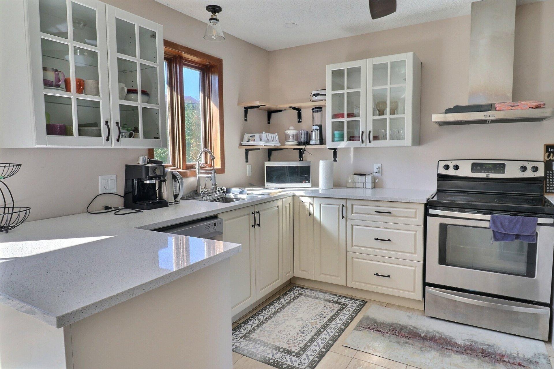 









75


Av. des Camélias

,
Gatineau (Aylmer),




QC
J9J2E7

