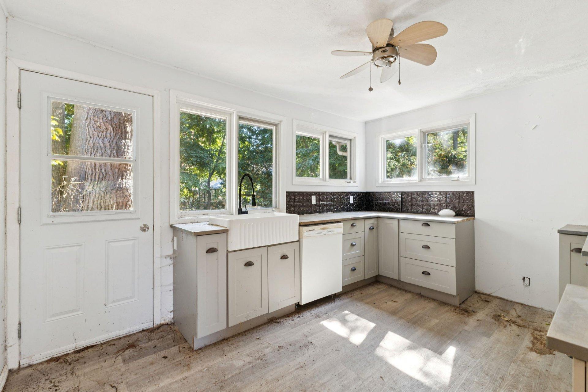 









58


Rue Lake

,
Gatineau (Aylmer),




QC
J9H4B5

