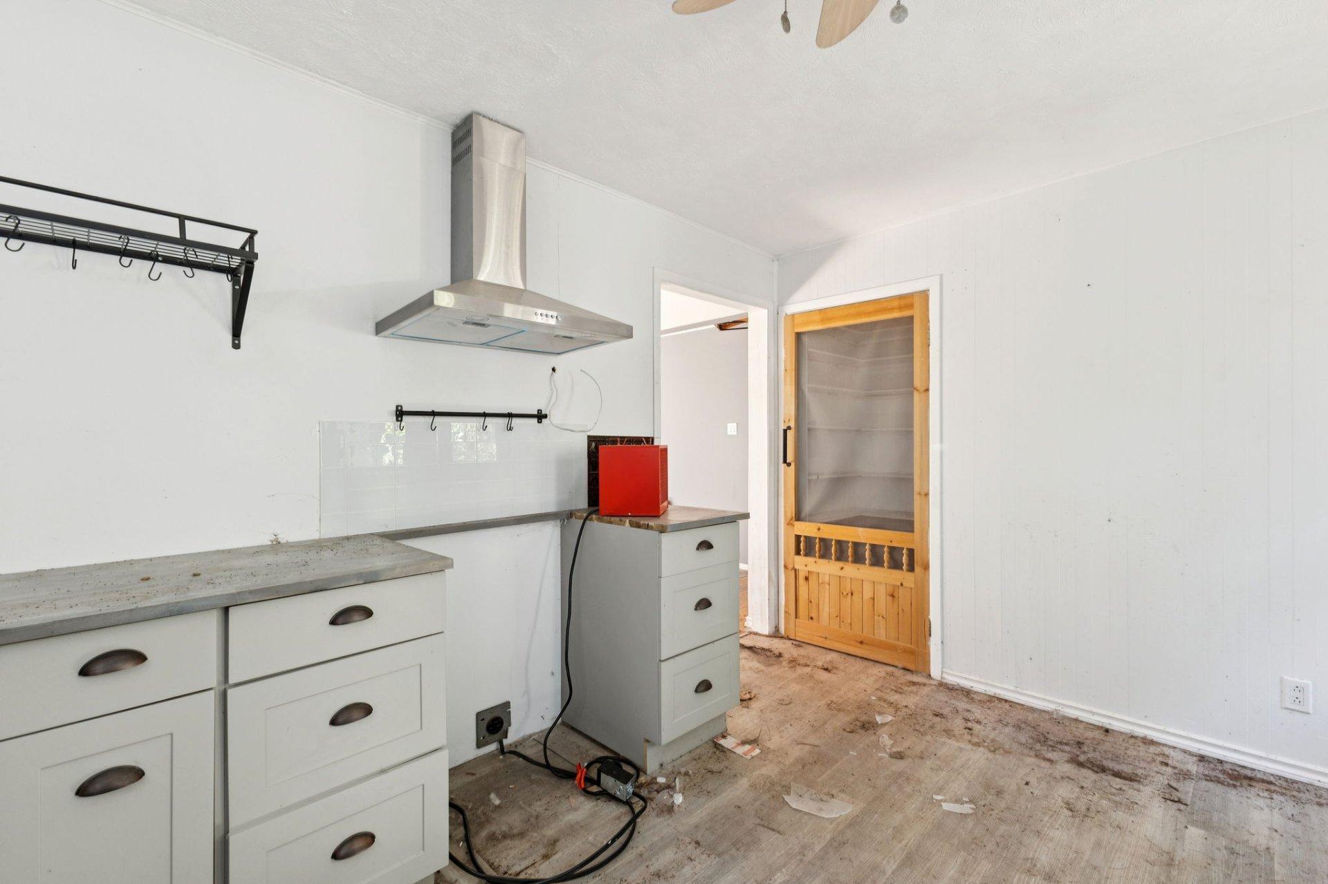 









58


Rue Lake

,
Gatineau (Aylmer),




QC
J9H4B5

