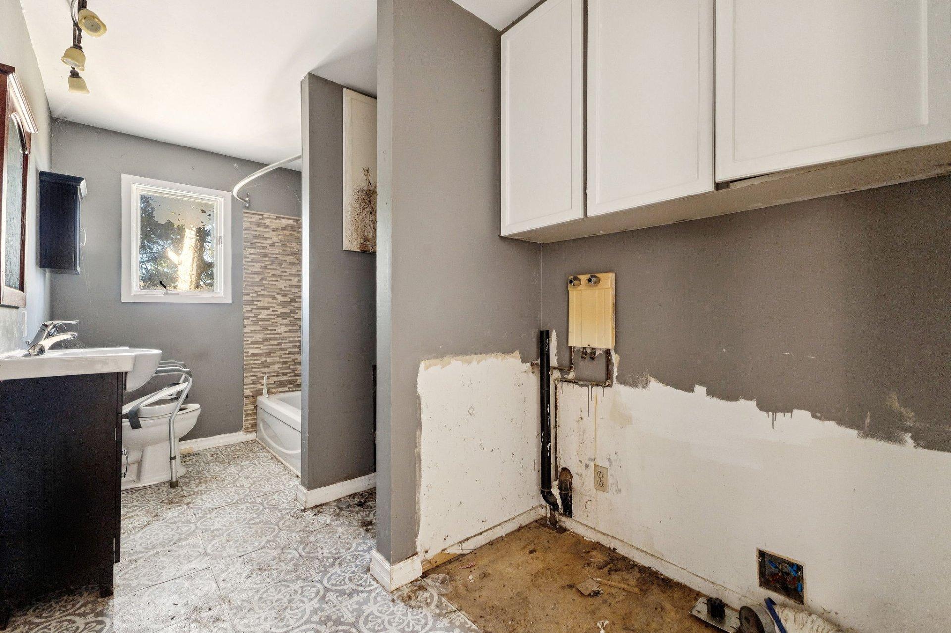 









58


Rue Lake

,
Gatineau (Aylmer),




QC
J9H4B5

