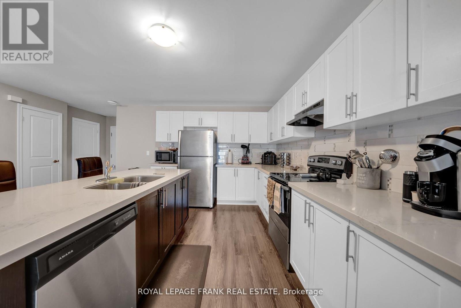 












398 OLIVE AVENUE

,
Oshawa (Central),




Ontario
L1H2R1

