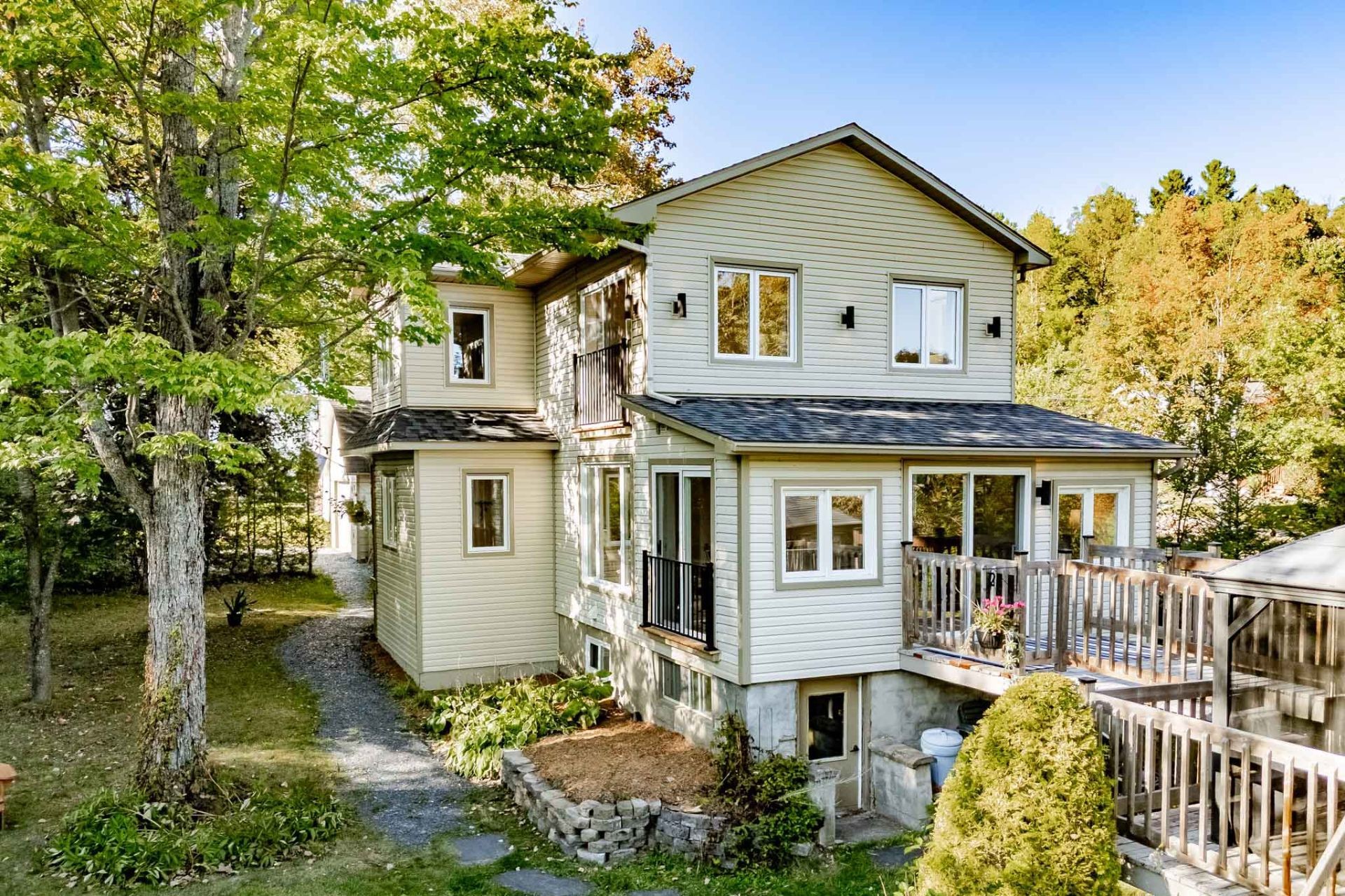 









80


Rue des Pivoines

,
Saint-Denis-de-Brompton,




QC
J0B2P0

