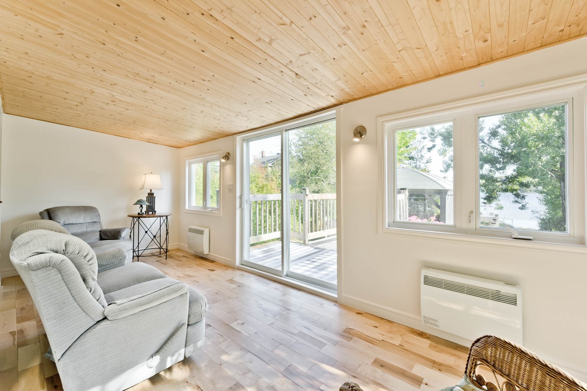 









80


Rue des Pivoines

,
Saint-Denis-de-Brompton,




QC
J0B2P0

