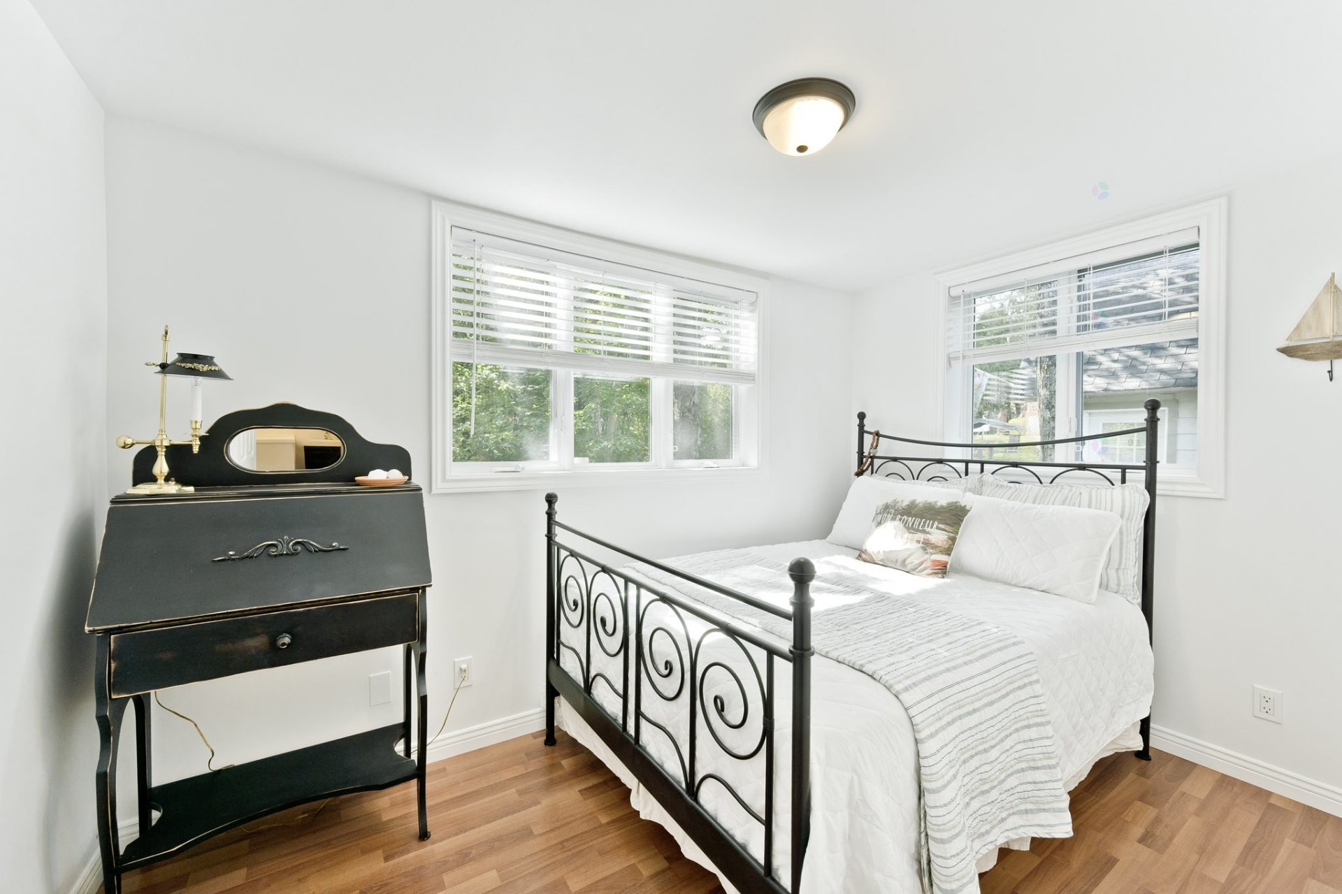 









80


Rue des Pivoines

,
Saint-Denis-de-Brompton,




QC
J0B2P0

