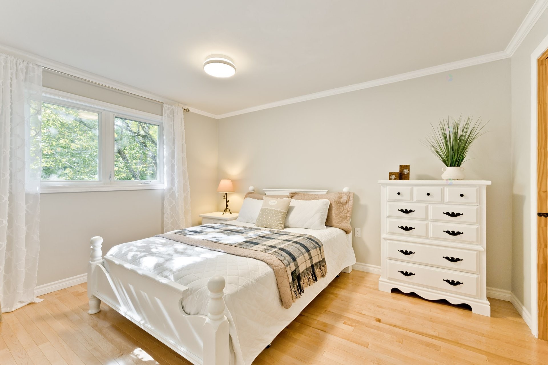 









80


Rue des Pivoines

,
Saint-Denis-de-Brompton,




QC
J0B2P0

