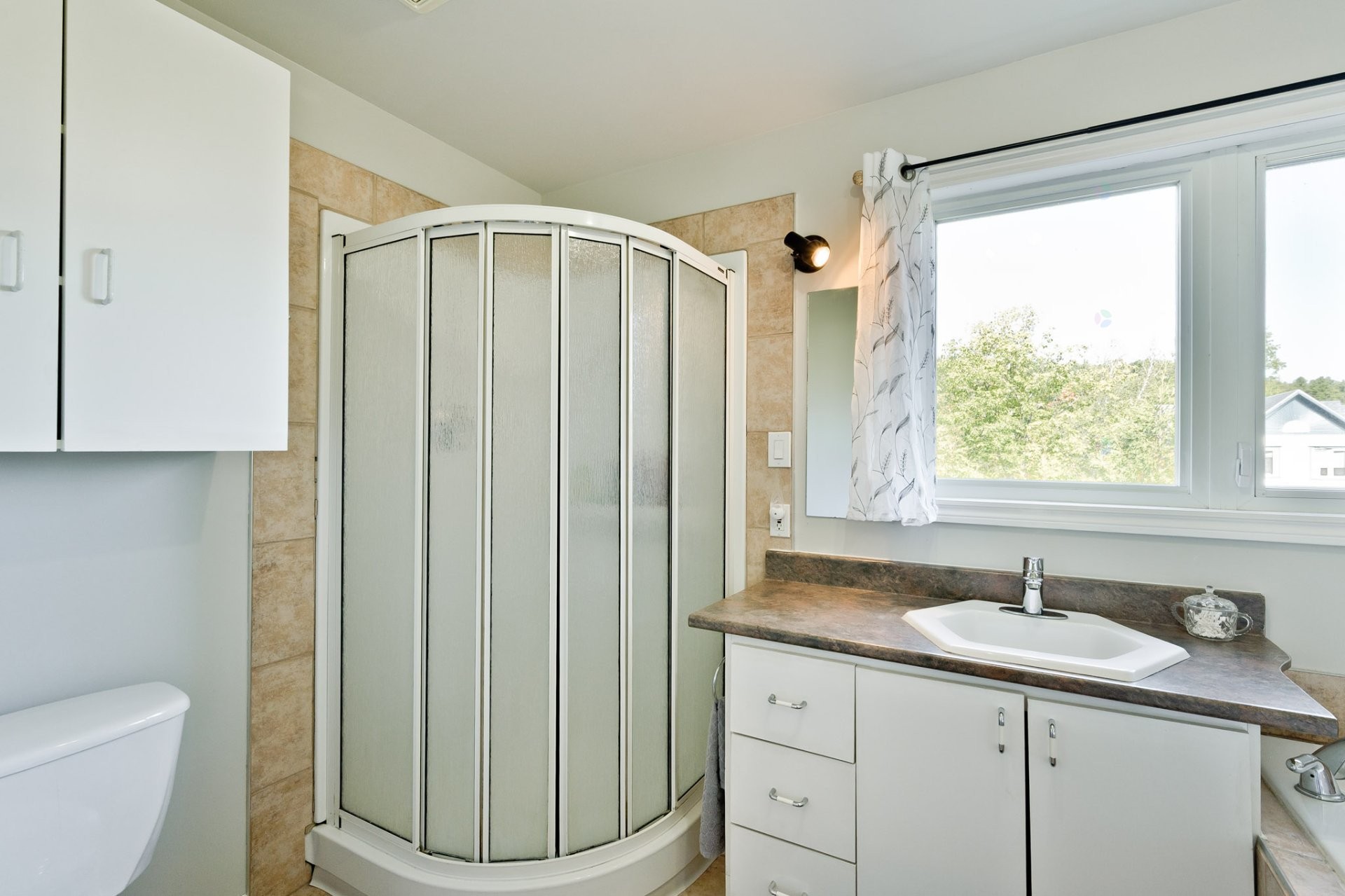 









80


Rue des Pivoines

,
Saint-Denis-de-Brompton,




QC
J0B2P0

