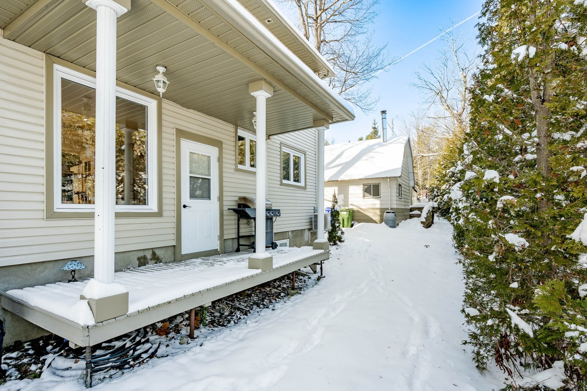 









80


Rue des Pivoines

,
Saint-Denis-de-Brompton,




QC
J0B2P0

