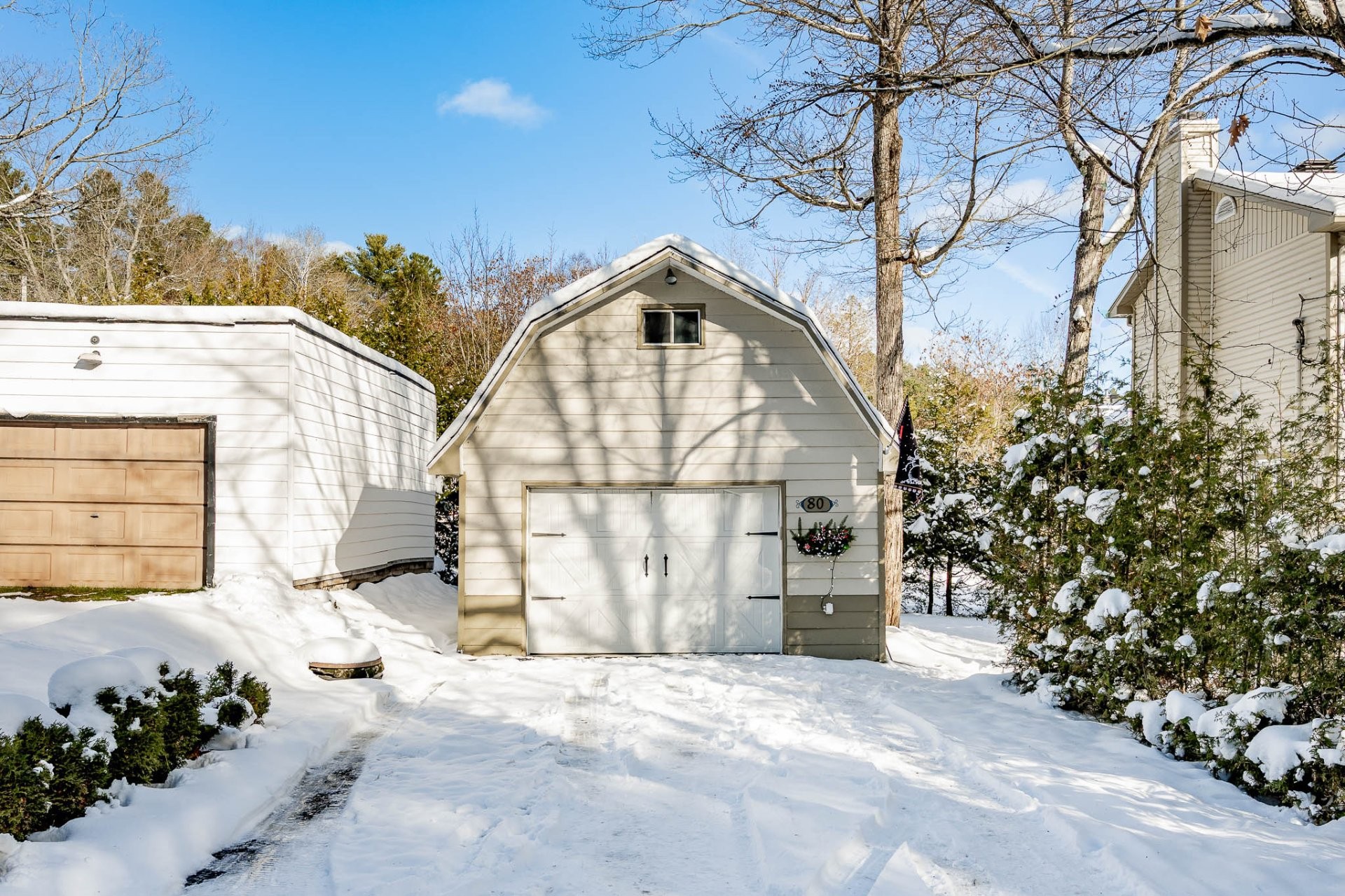 









80


Rue des Pivoines

,
Saint-Denis-de-Brompton,




QC
J0B2P0

