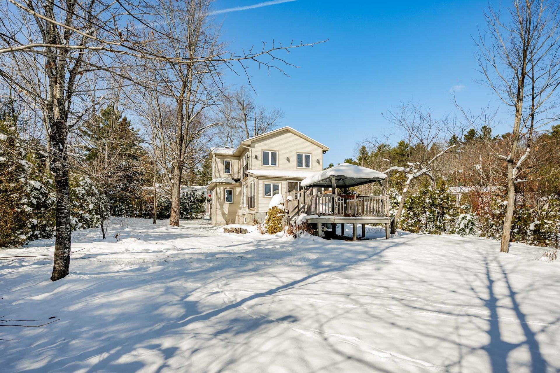 









80


Rue des Pivoines

,
Saint-Denis-de-Brompton,




QC
J0B2P0

