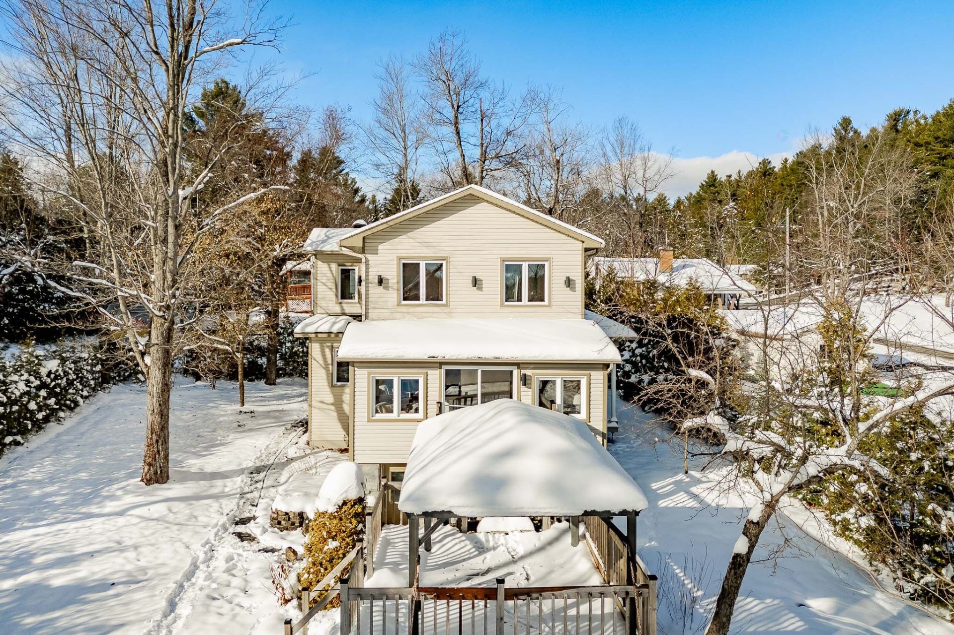 









80


Rue des Pivoines

,
Saint-Denis-de-Brompton,




QC
J0B2P0

