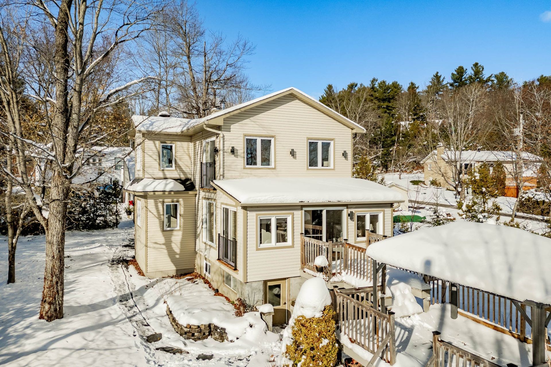 









80


Rue des Pivoines

,
Saint-Denis-de-Brompton,




QC
J0B2P0

