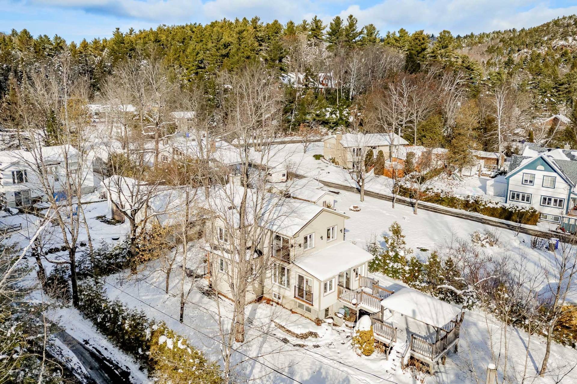 









80


Rue des Pivoines

,
Saint-Denis-de-Brompton,




QC
J0B2P0

