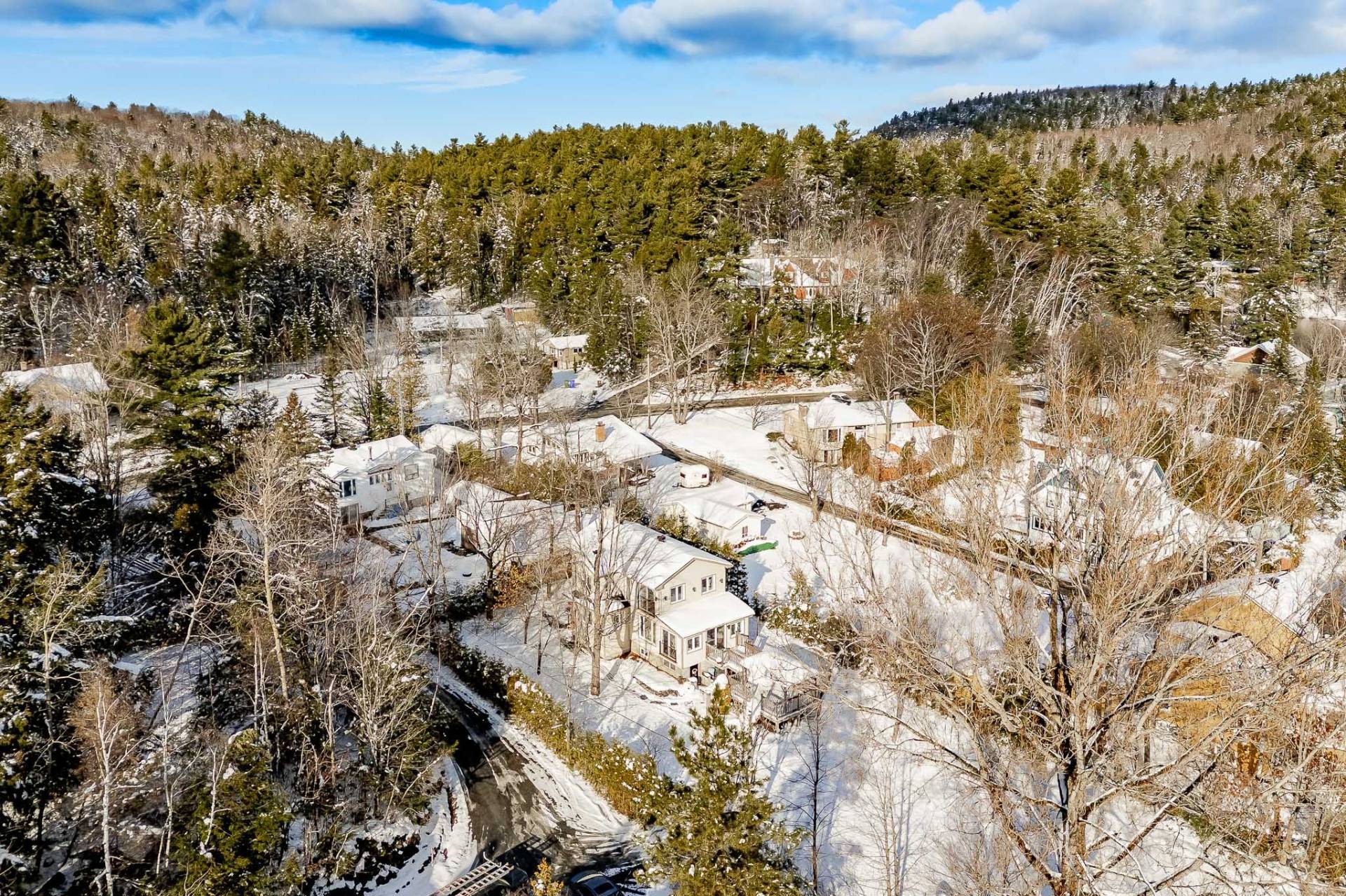 









80


Rue des Pivoines

,
Saint-Denis-de-Brompton,




QC
J0B2P0

