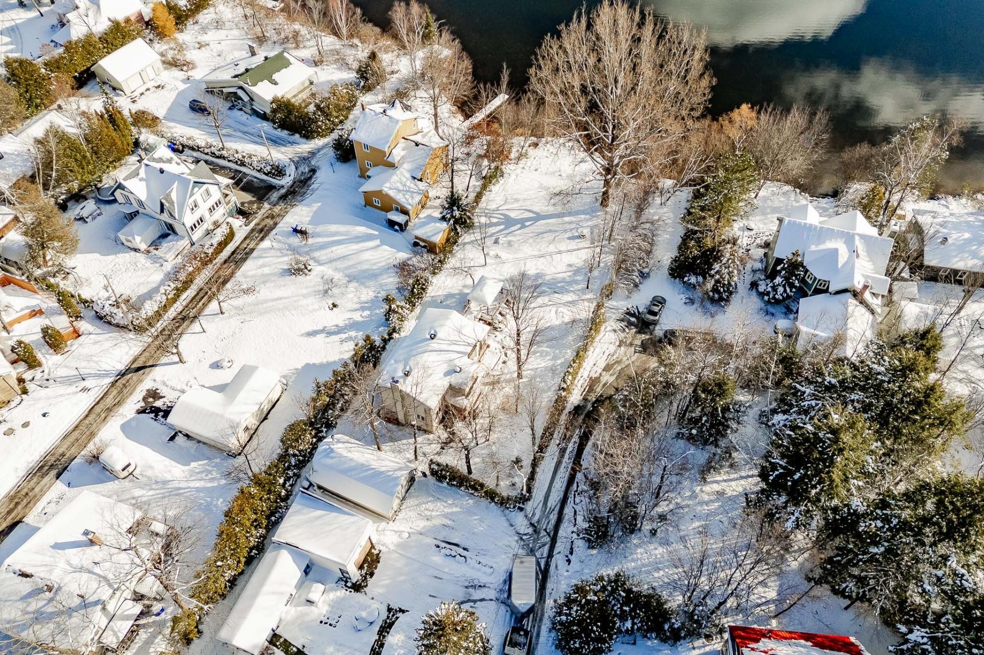 









80


Rue des Pivoines

,
Saint-Denis-de-Brompton,




QC
J0B2P0

