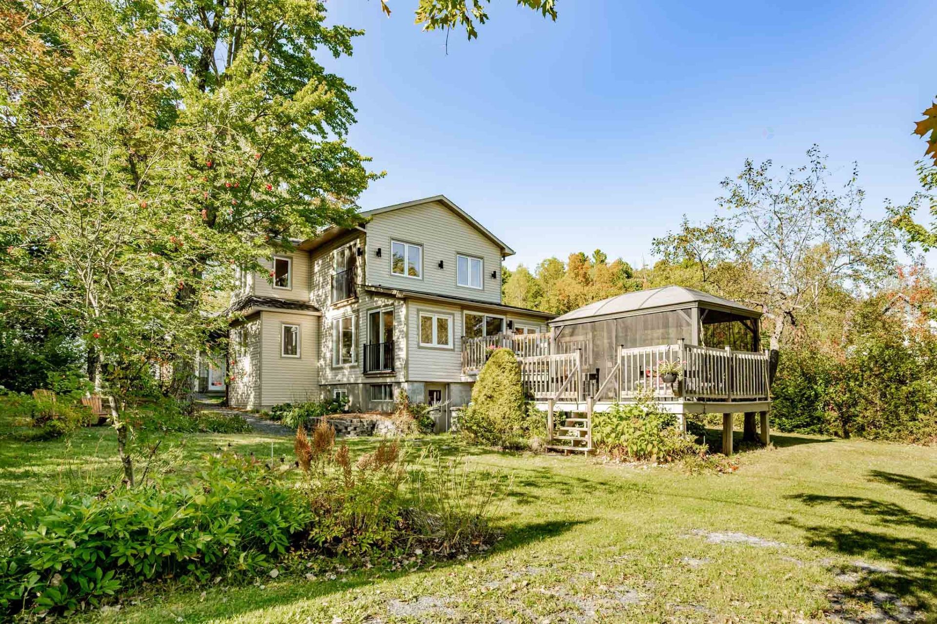 









80


Rue des Pivoines

,
Saint-Denis-de-Brompton,




QC
J0B2P0

