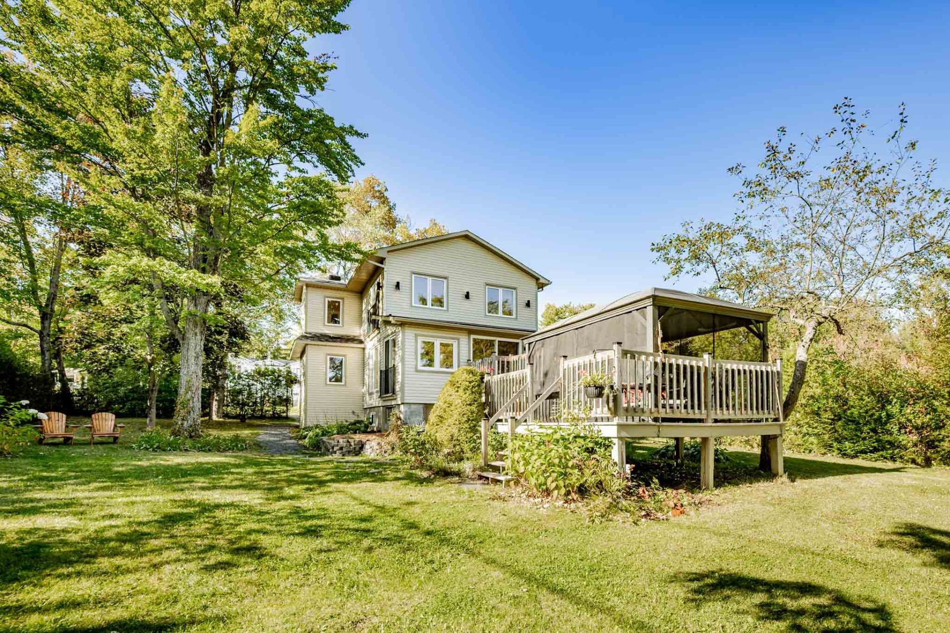 









80


Rue des Pivoines

,
Saint-Denis-de-Brompton,




QC
J0B2P0

