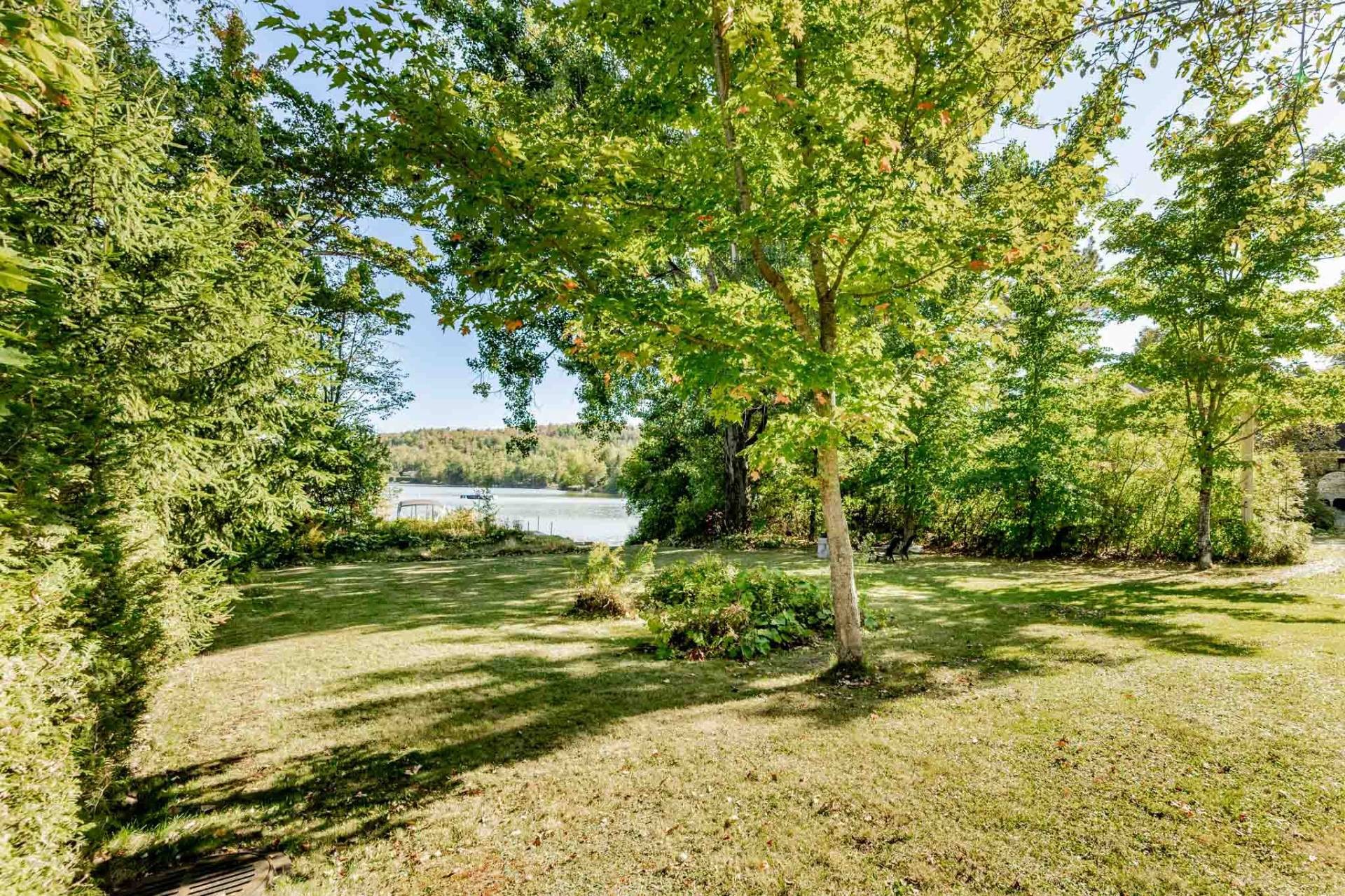 









80


Rue des Pivoines

,
Saint-Denis-de-Brompton,




QC
J0B2P0

