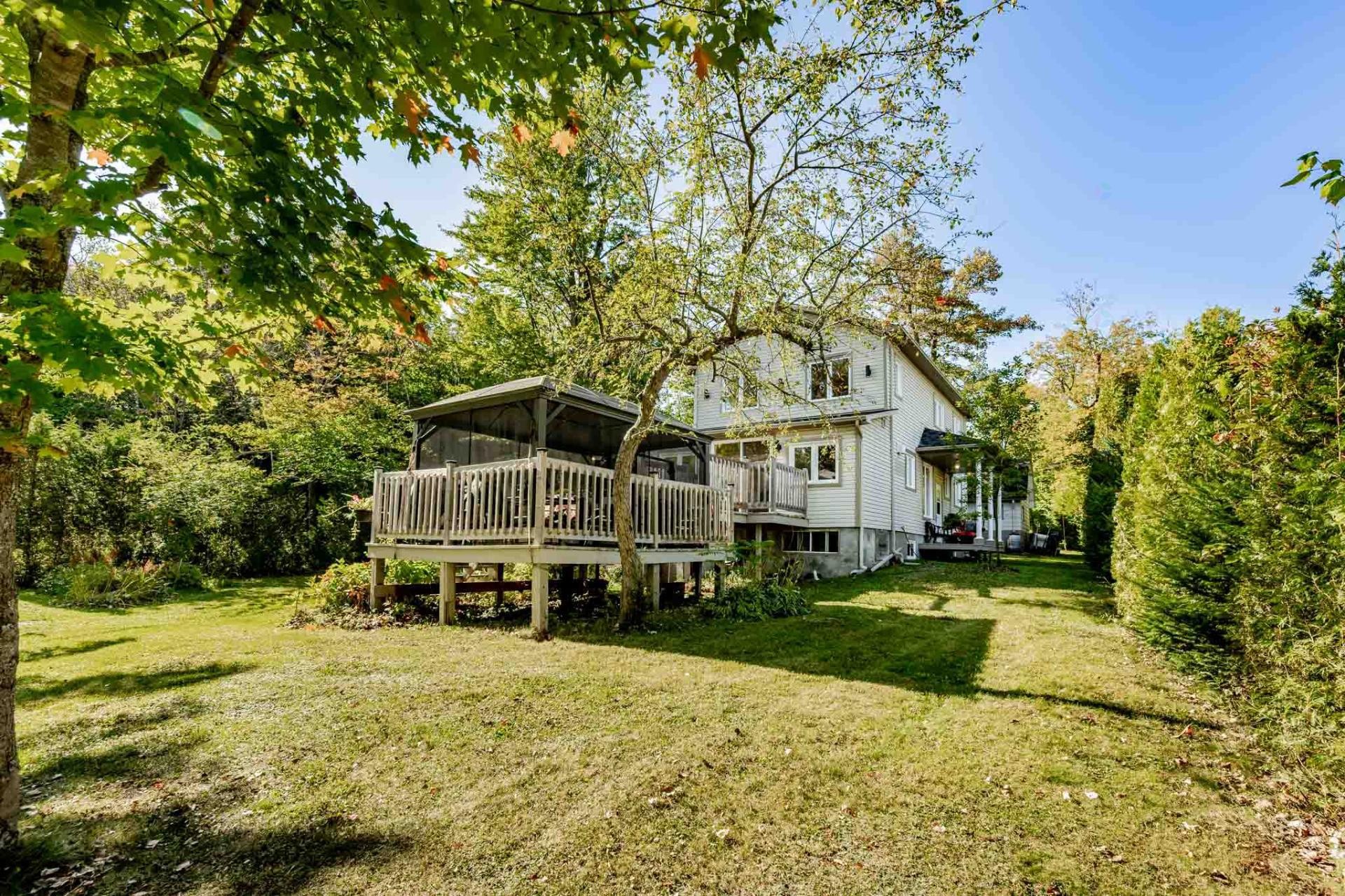 









80


Rue des Pivoines

,
Saint-Denis-de-Brompton,




QC
J0B2P0

