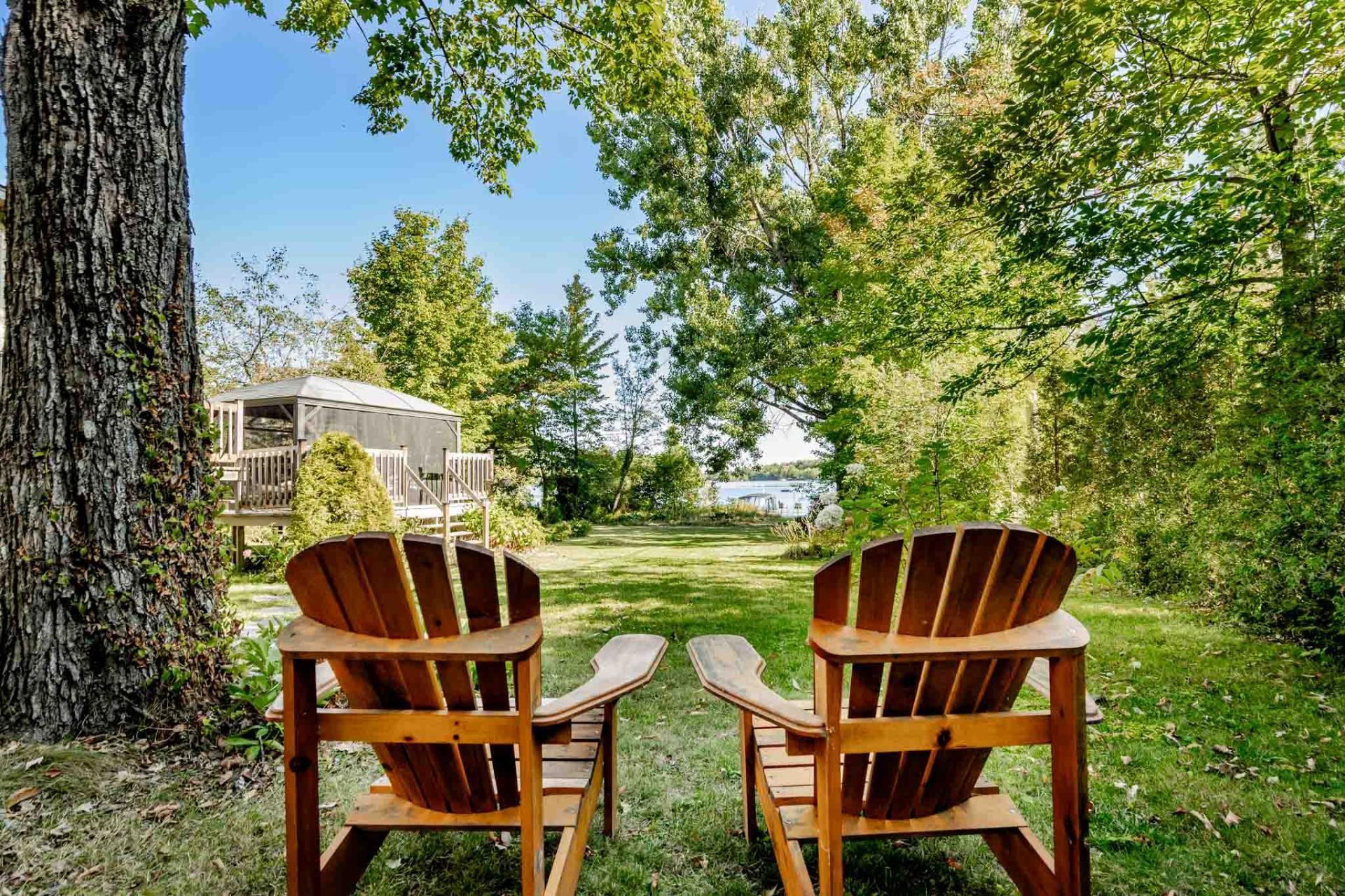 









80


Rue des Pivoines

,
Saint-Denis-de-Brompton,




QC
J0B2P0

