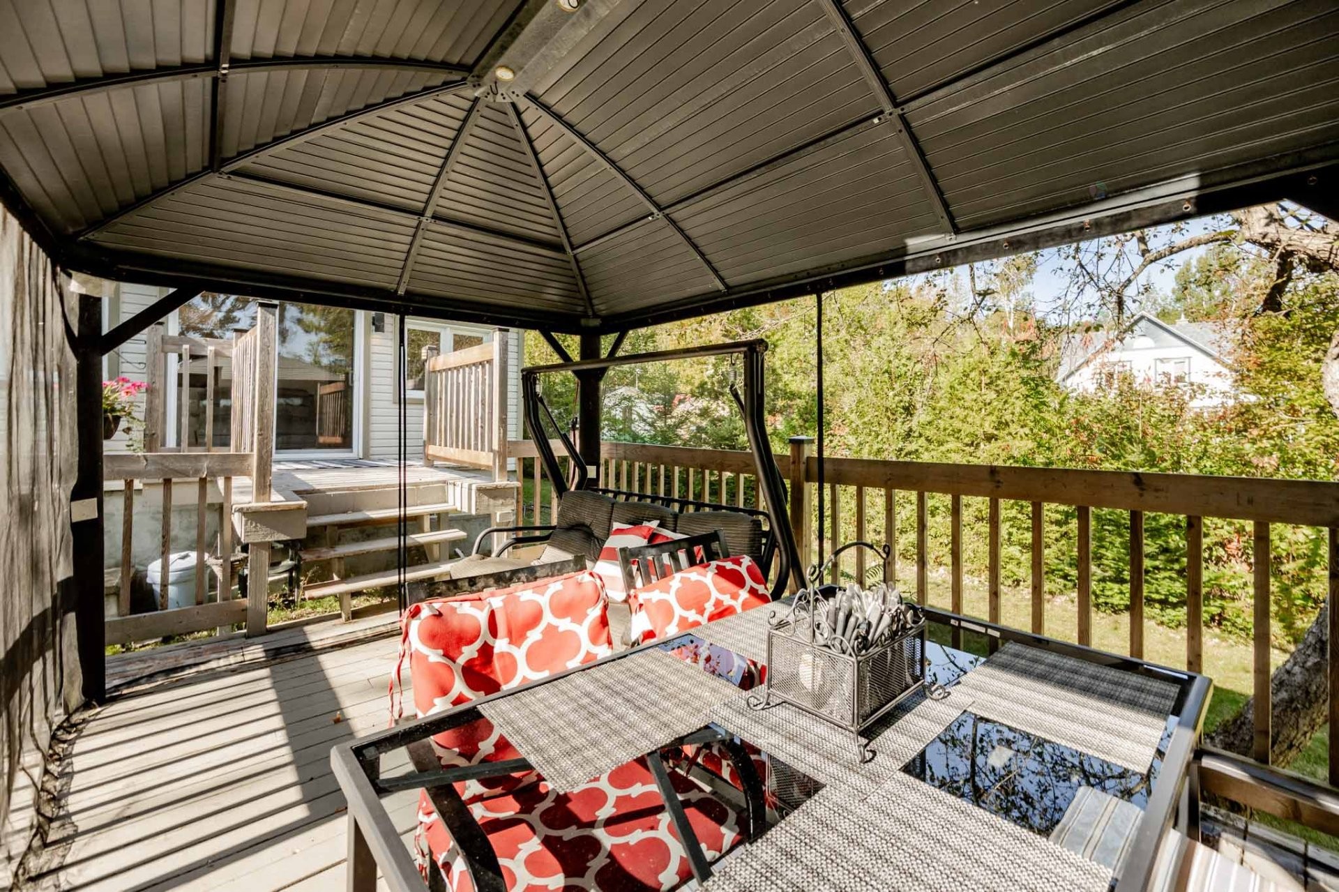 









80


Rue des Pivoines

,
Saint-Denis-de-Brompton,




QC
J0B2P0

