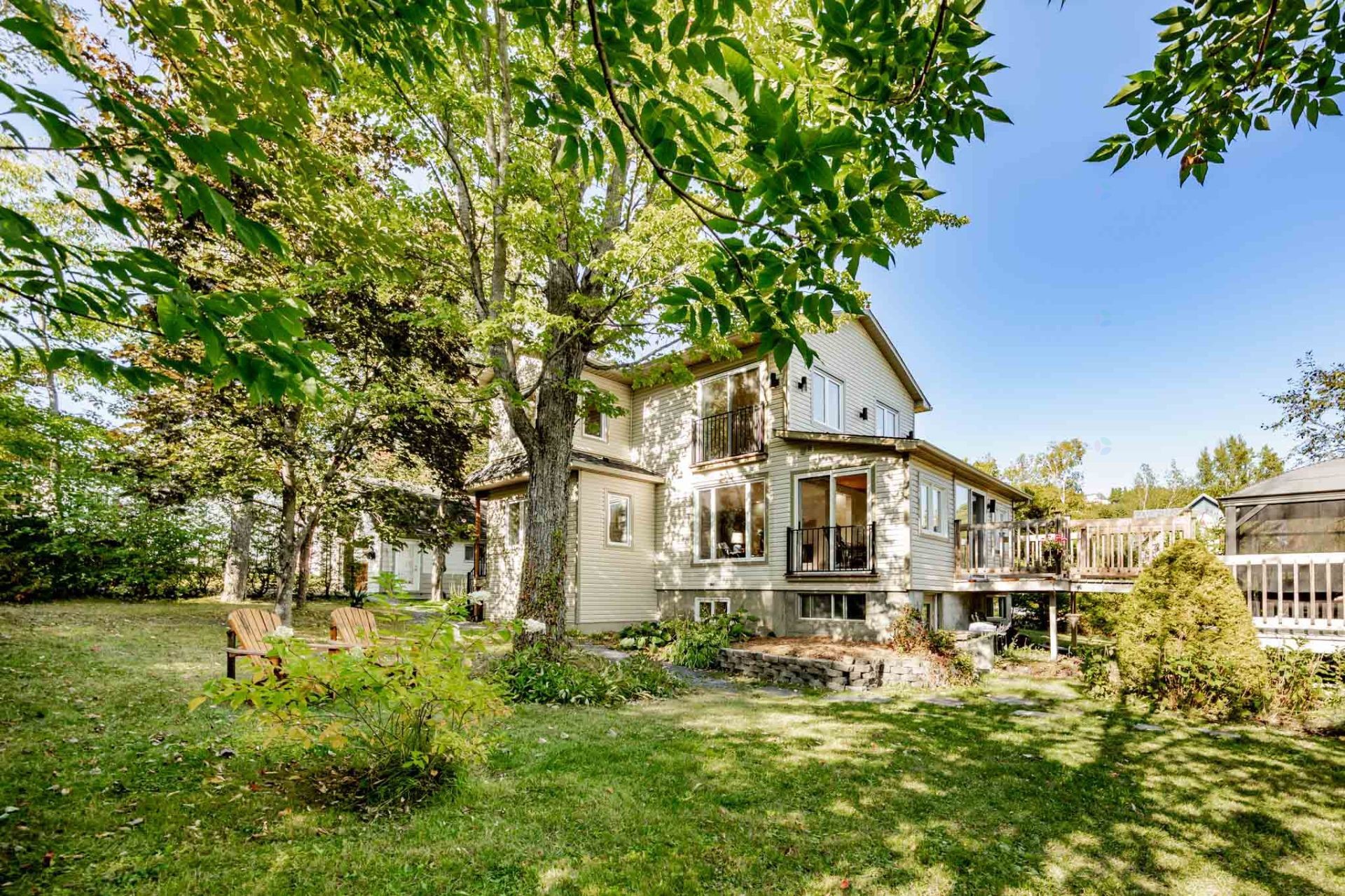 









80


Rue des Pivoines

,
Saint-Denis-de-Brompton,




QC
J0B2P0

