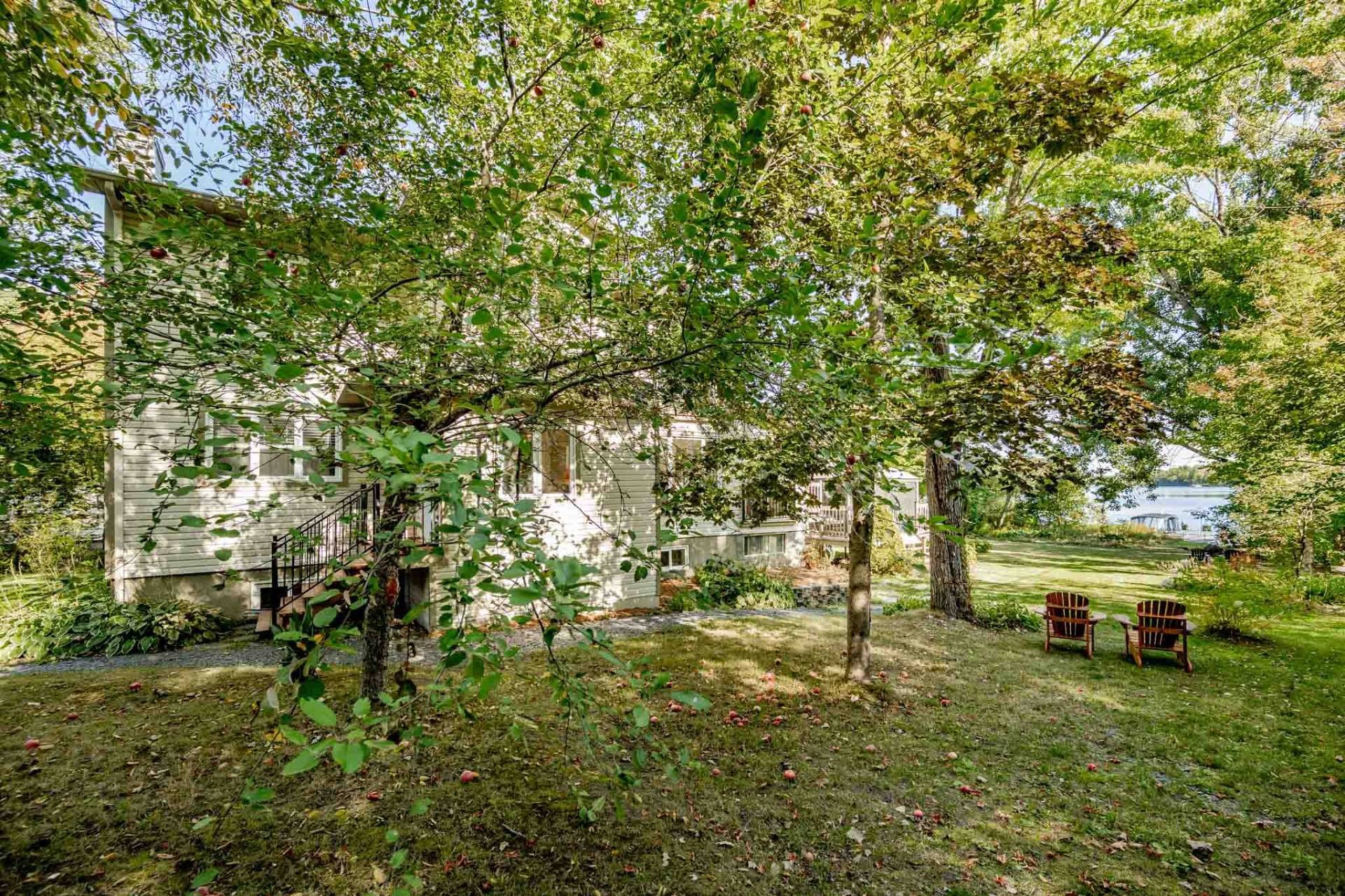 









80


Rue des Pivoines

,
Saint-Denis-de-Brompton,




QC
J0B2P0

