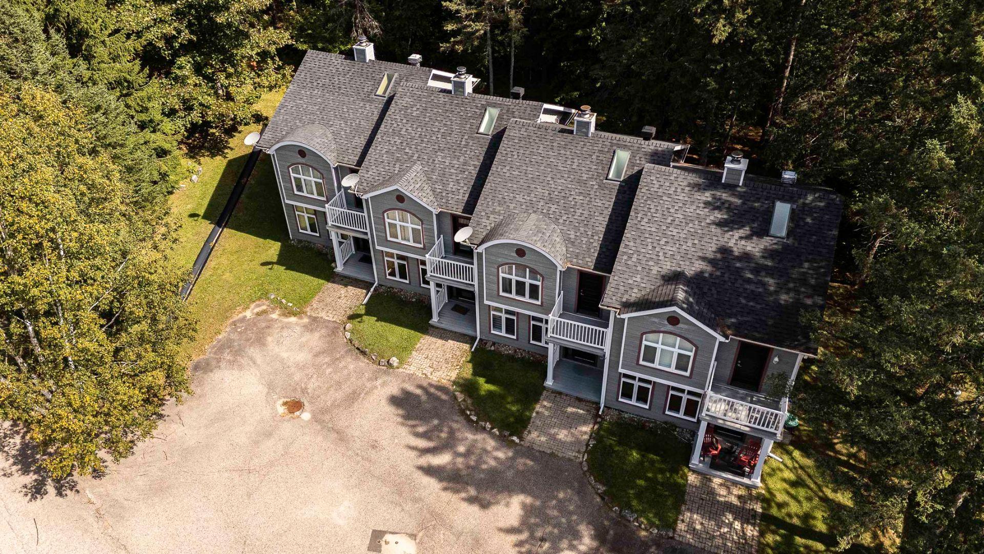 









111Z


Rue Rabellino

,
Mont-Tremblant,




QC
J8E1H9


