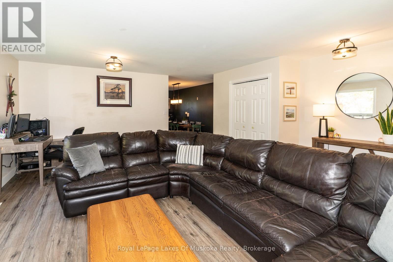 












22 KNOTTY PINE TRAIL

,
Huntsville (Chaffey),




Ontario
P1H1S7

