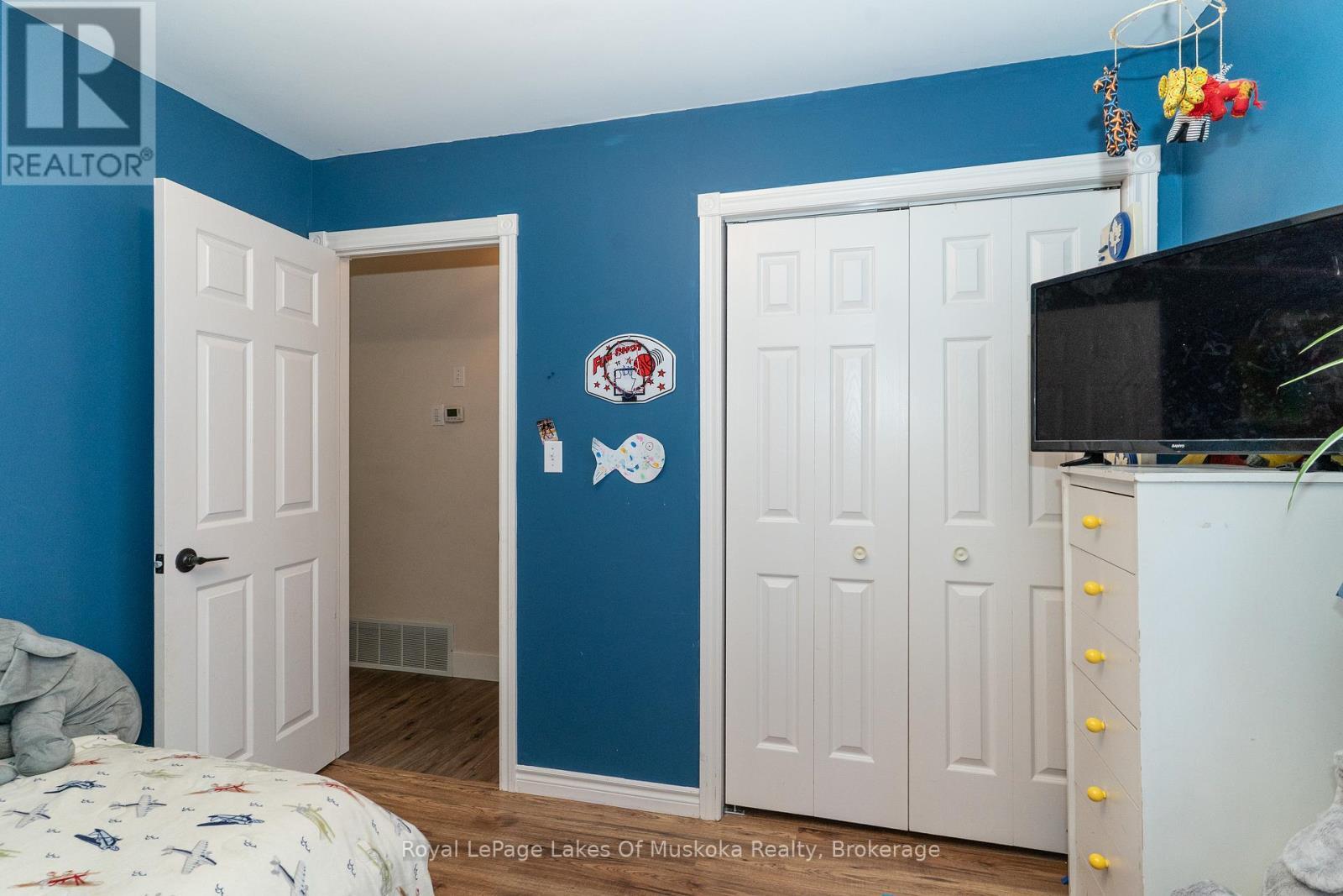 












22 KNOTTY PINE TRAIL

,
Huntsville (Chaffey),




Ontario
P1H1S7

