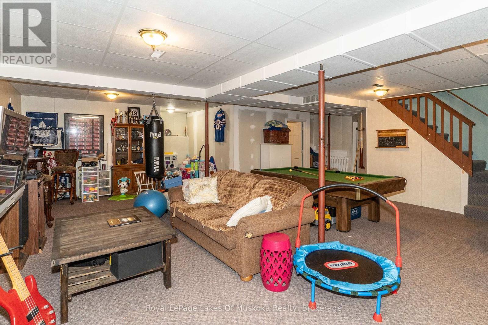 












22 KNOTTY PINE TRAIL

,
Huntsville (Chaffey),




Ontario
P1H1S7

