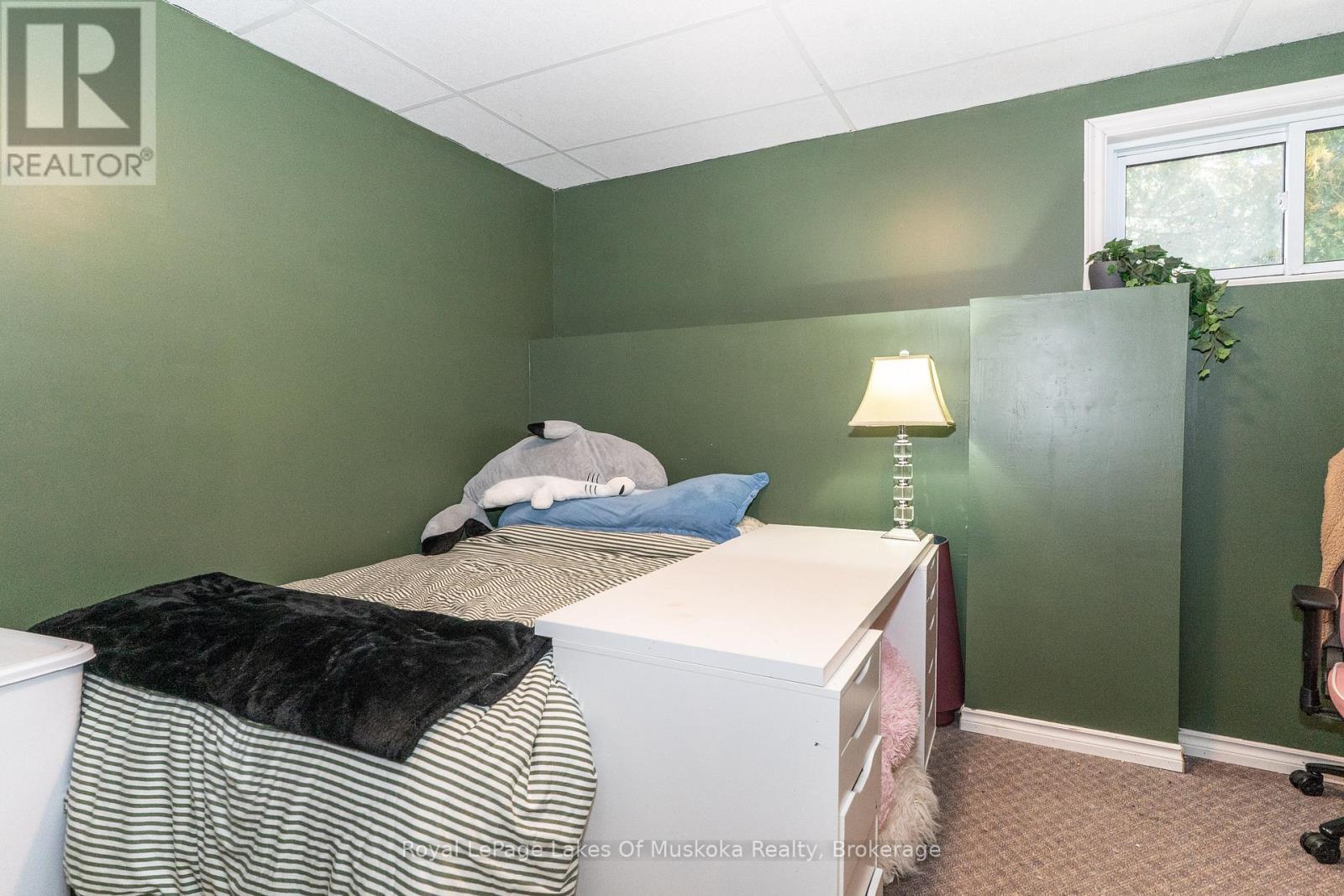 












22 KNOTTY PINE TRAIL

,
Huntsville (Chaffey),




Ontario
P1H1S7

