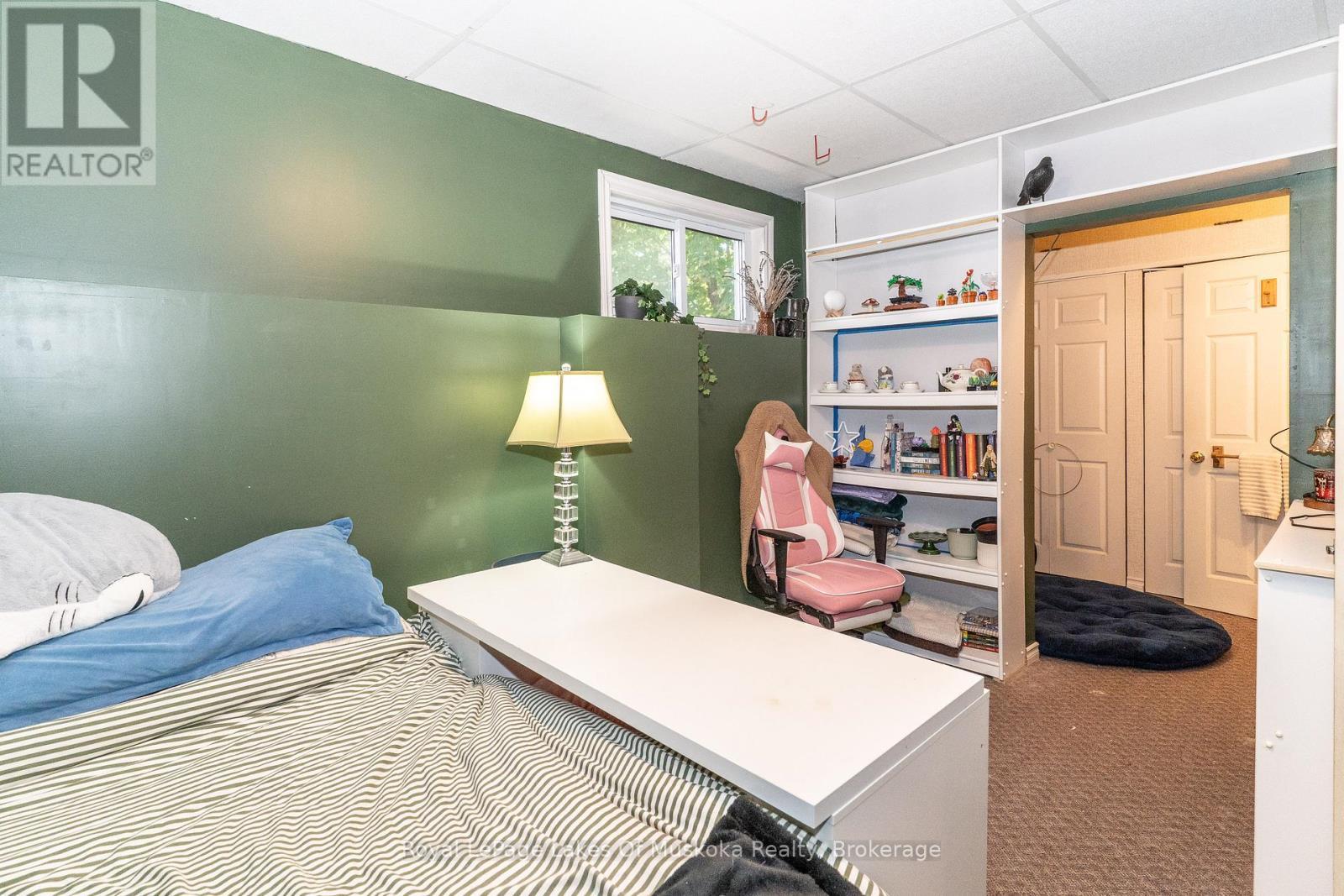 












22 KNOTTY PINE TRAIL

,
Huntsville (Chaffey),




Ontario
P1H1S7

