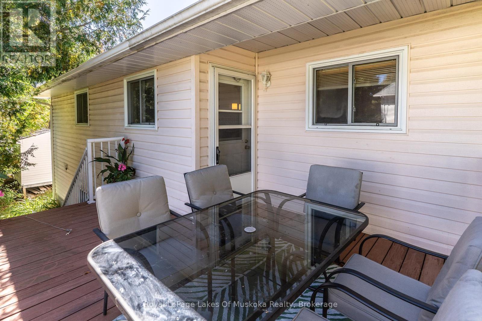 












22 KNOTTY PINE TRAIL

,
Huntsville (Chaffey),




Ontario
P1H1S7

