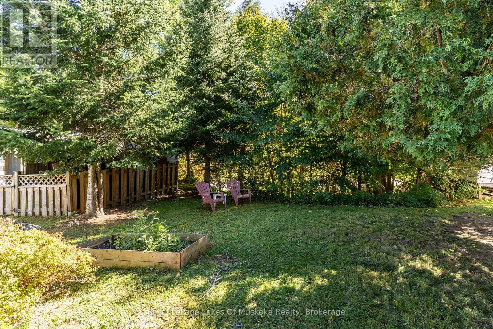 












22 KNOTTY PINE TRAIL

,
Huntsville (Chaffey),




Ontario
P1H1S7

