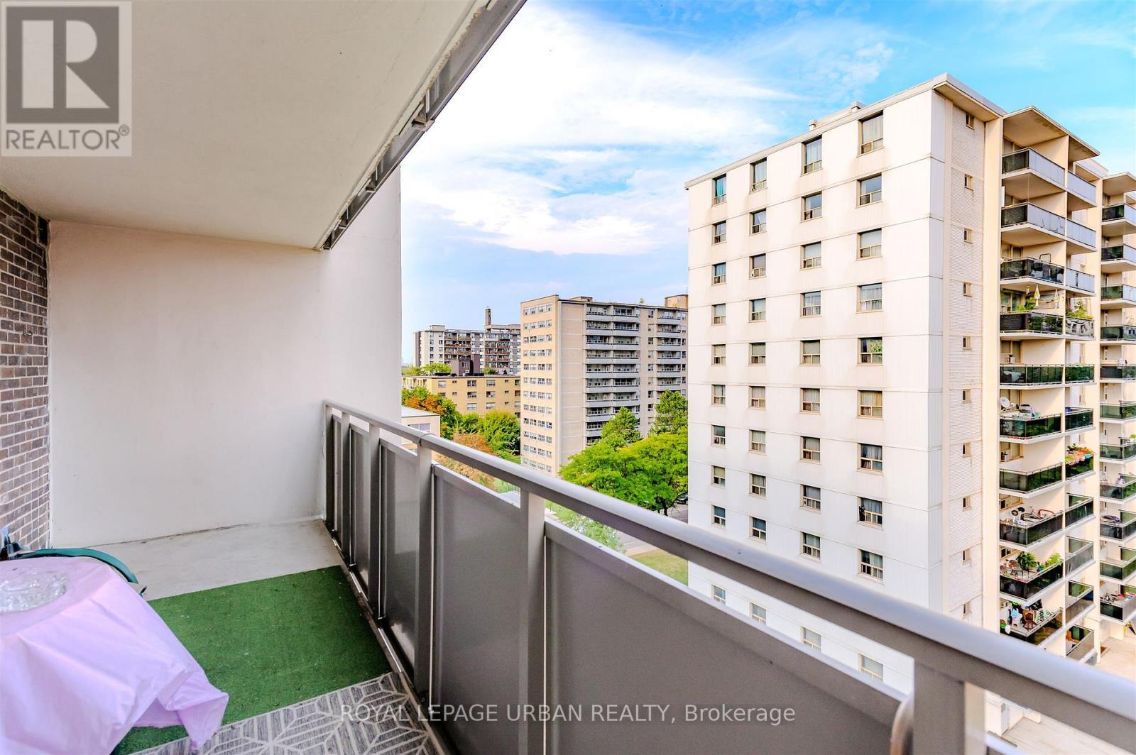 












806 - 1135 LOGAN AVENUE

,
Toronto,




Ontario
M4K3Y2

