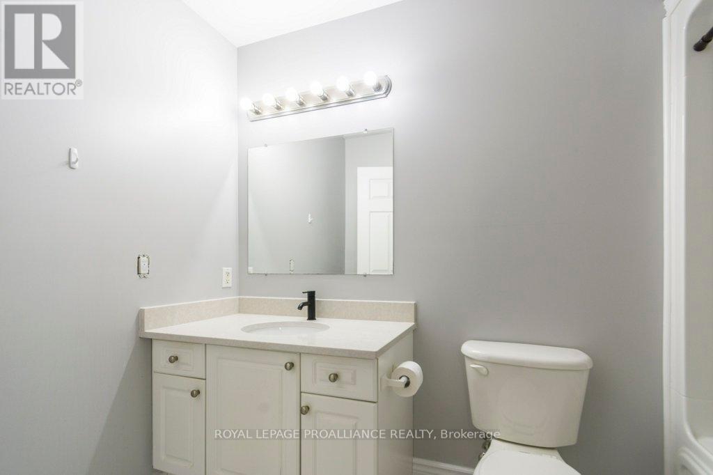 












23 SUNSHINE LANE

,
Quinte West (Murray Ward),




Ontario
K8V6X3

