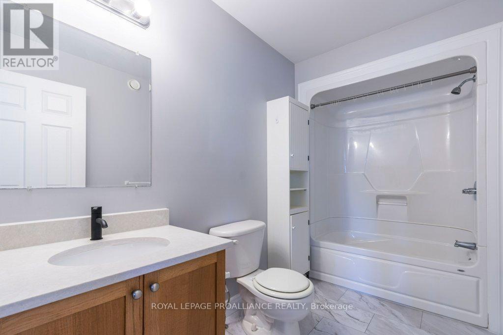 












23 SUNSHINE LANE

,
Quinte West (Murray Ward),




Ontario
K8V6X3

