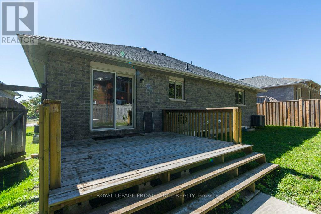 












23 SUNSHINE LANE

,
Quinte West (Murray Ward),




Ontario
K8V6X3

