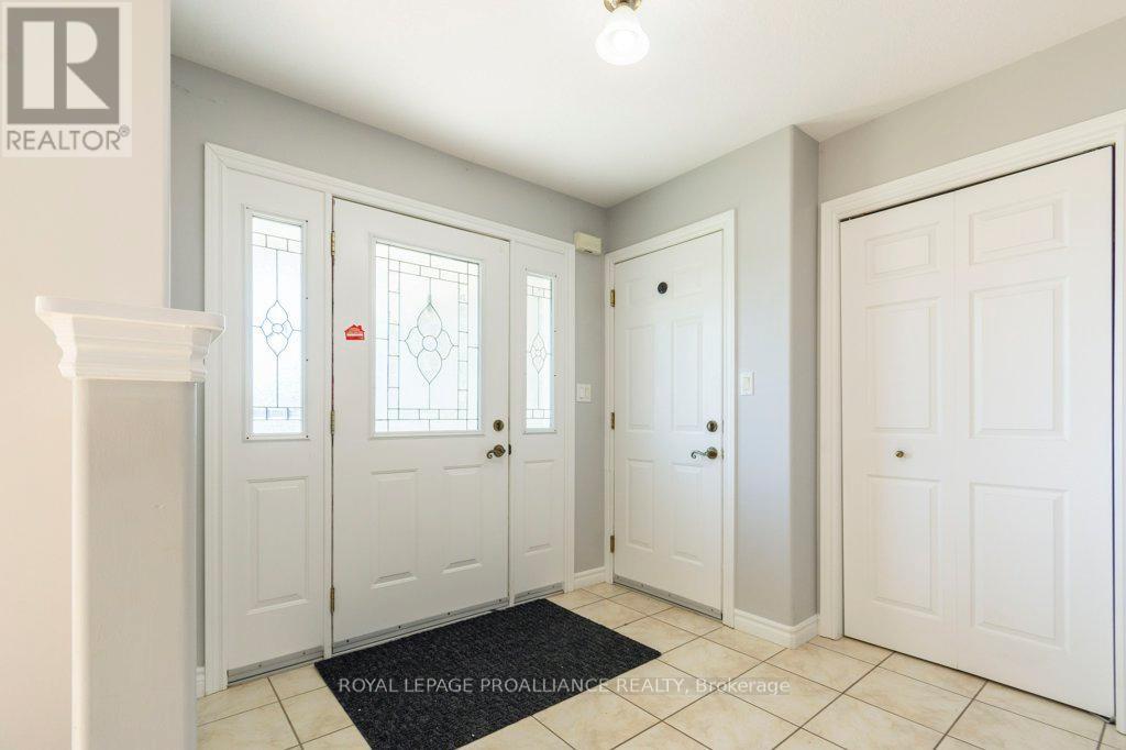 












23 SUNSHINE LANE

,
Quinte West (Murray Ward),




Ontario
K8V6X3


